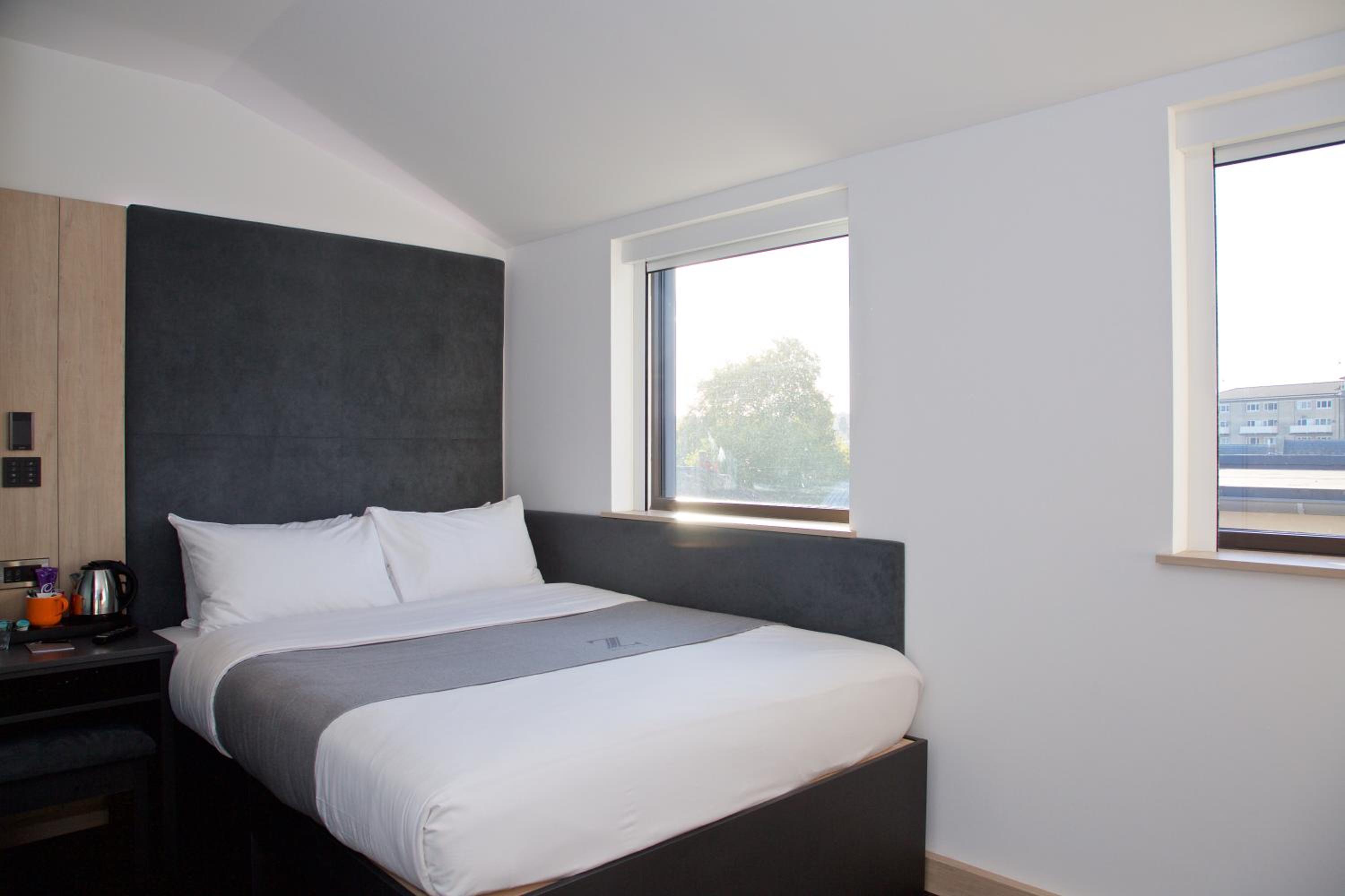 Queen Room - Disability Access - Photo 4