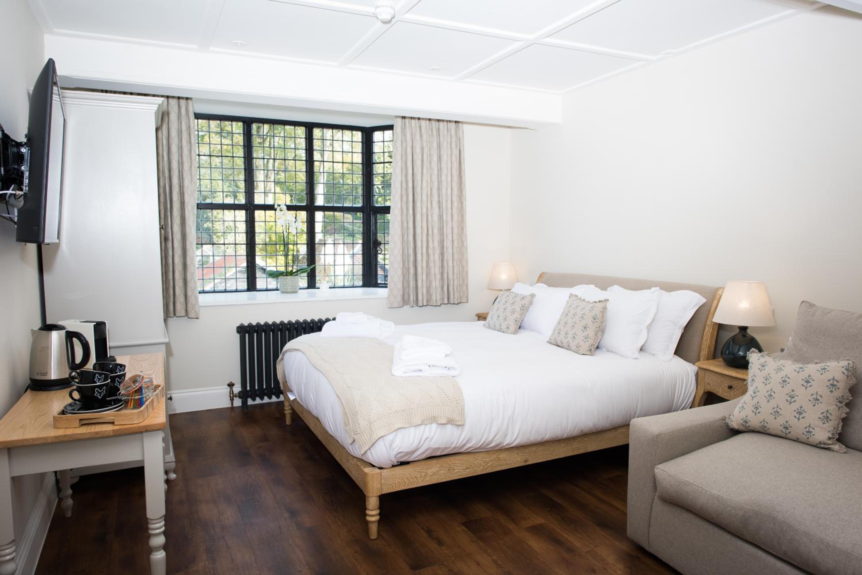 Deluxe King Suite photo 1