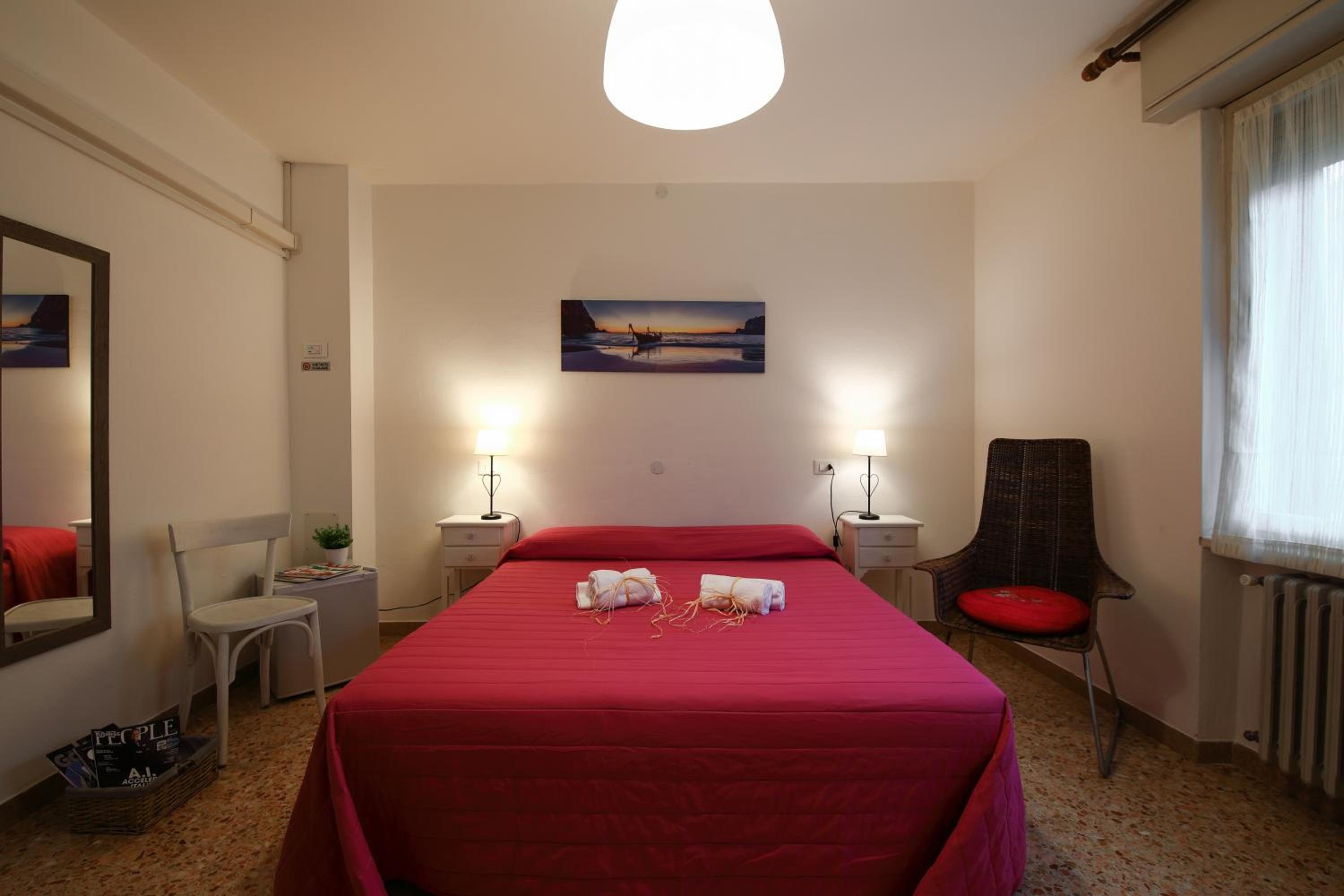Economy Double Room - Photo 6