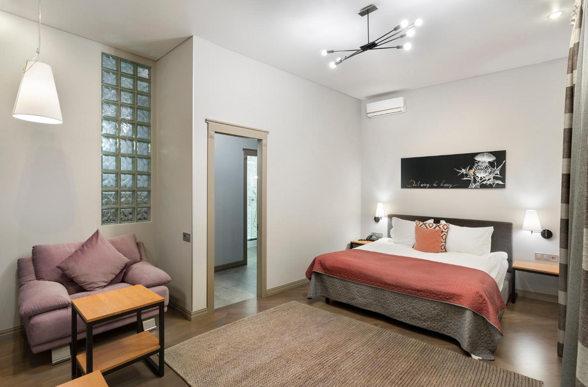 Studio Apartment