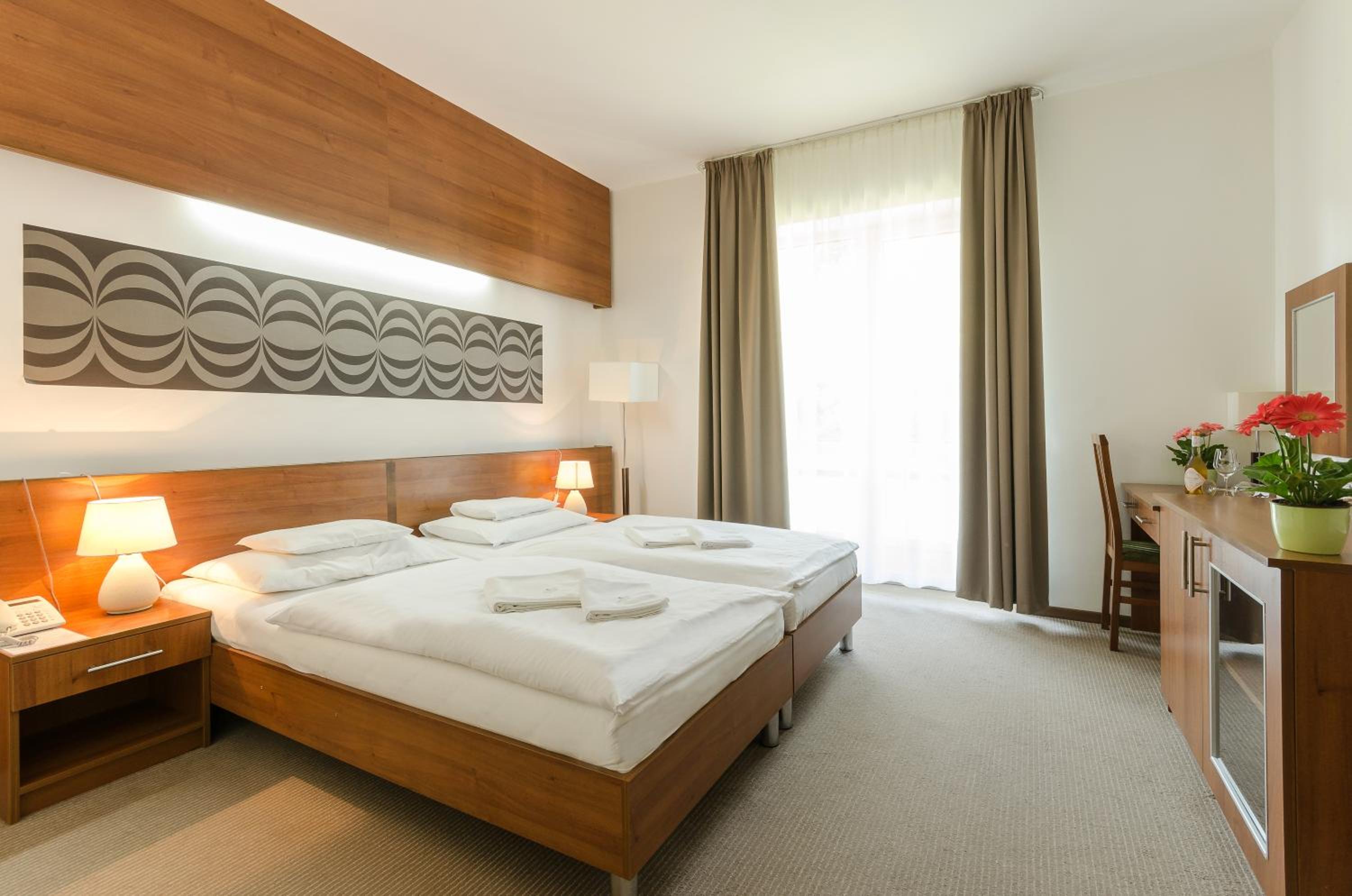 Double or Twin Room - Photo 7