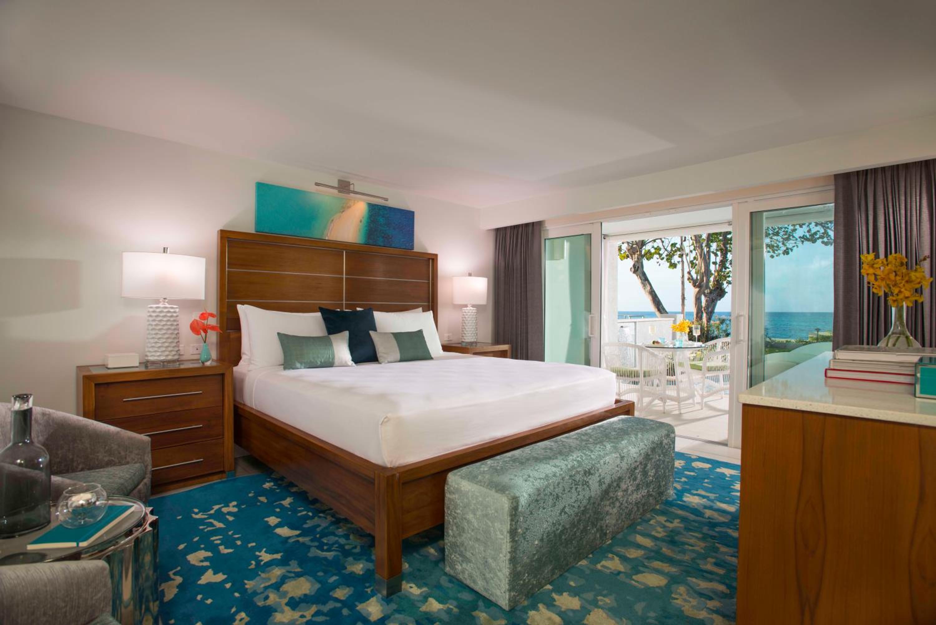 Oceanfront Swim-Up Butler Suite With Patio Tranquility Soaking Tub