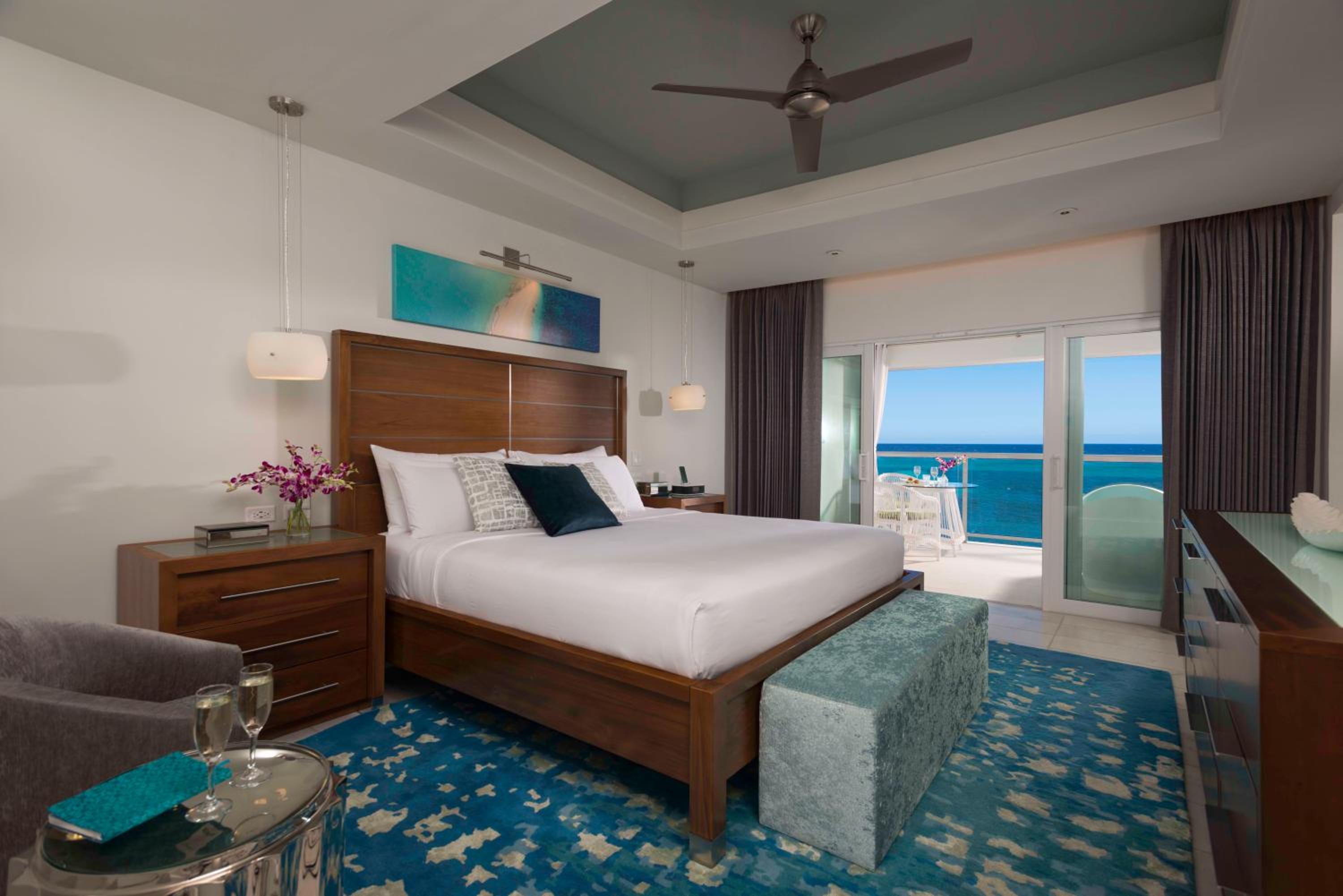 Oceanfront Penthouse Club Level Junior Suite