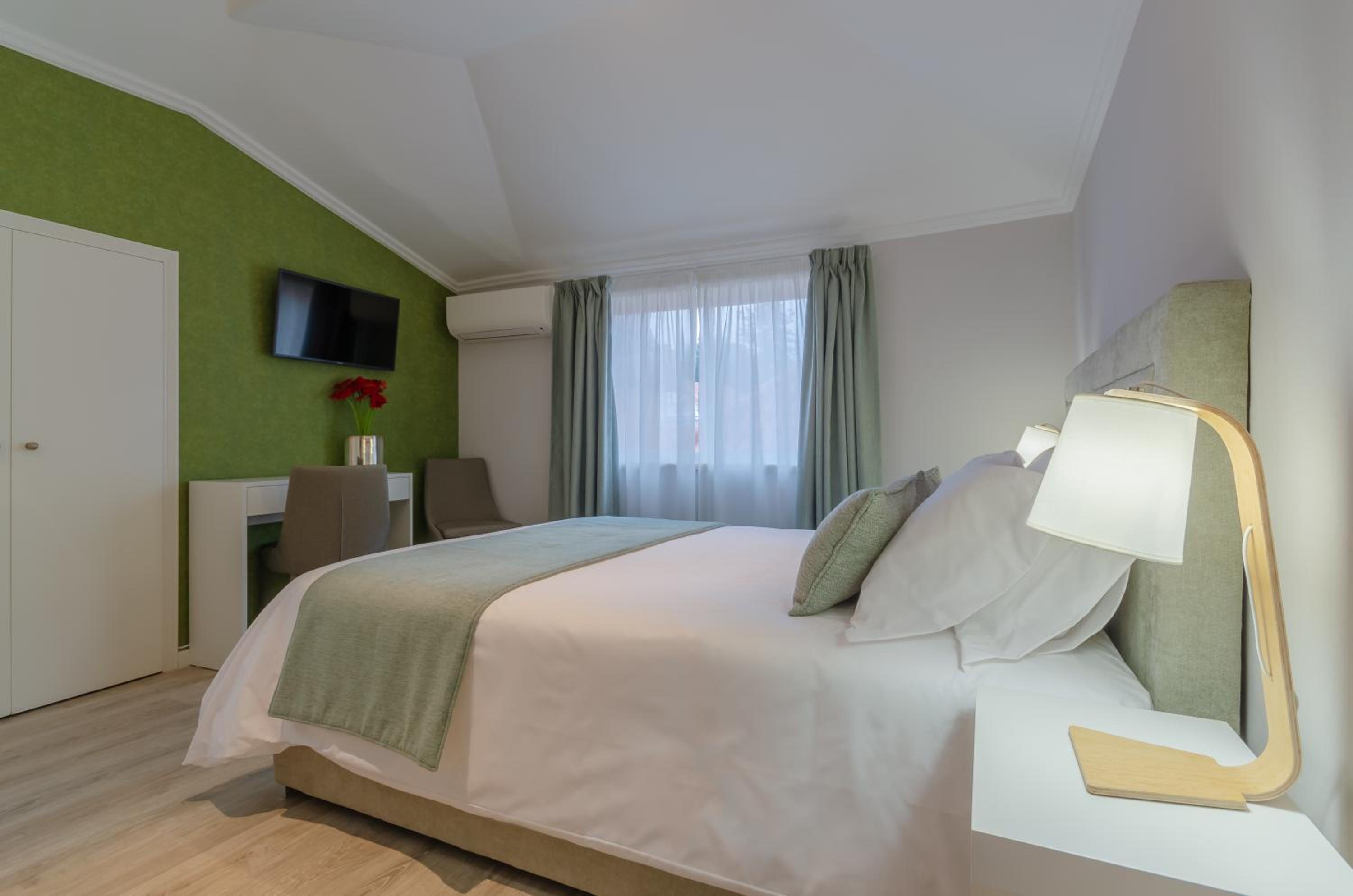 Standard Double Room photo 3
