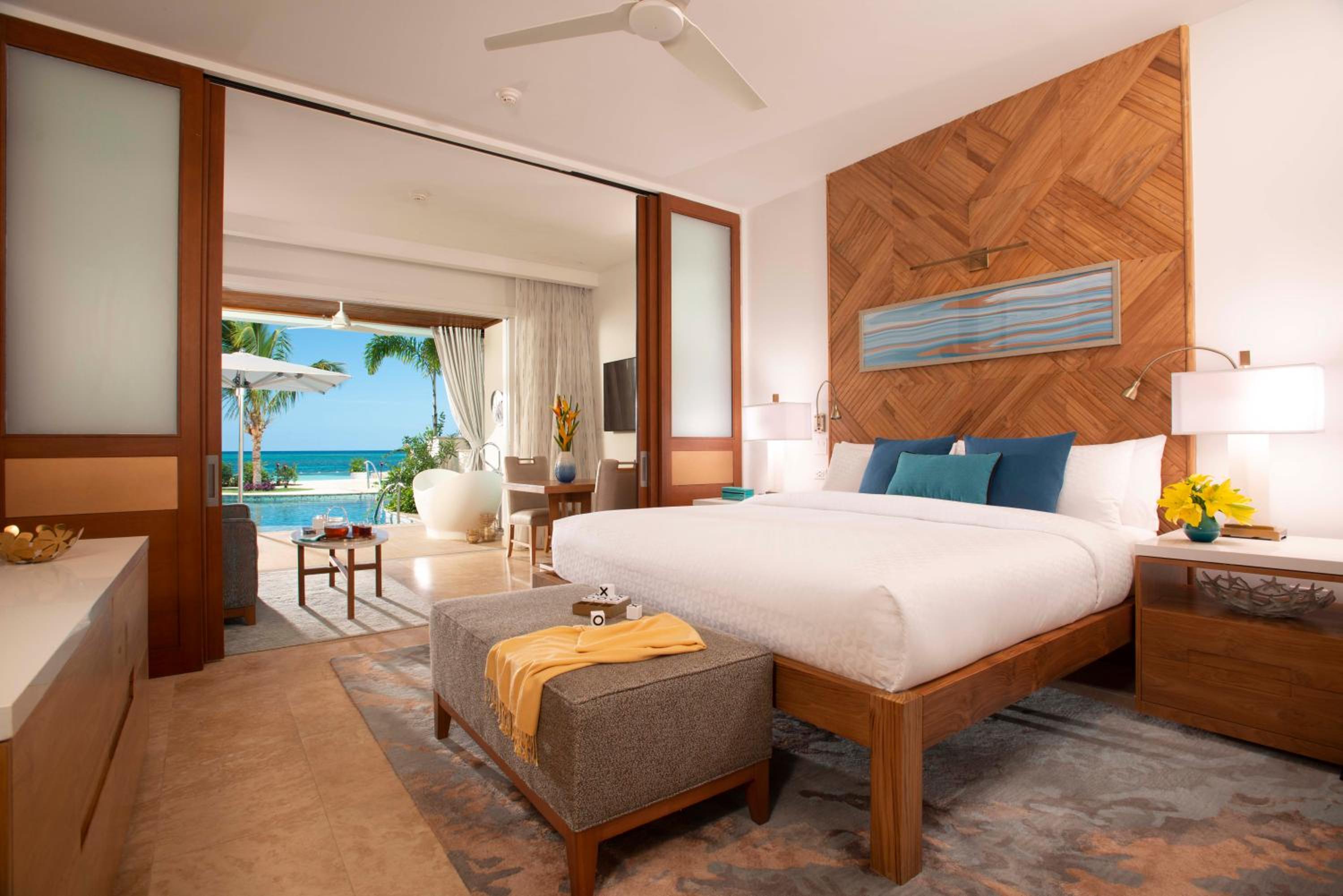 Suite 1 Chambre Super Luxe avec Majordome, Accès Direct à la Piscine et Baignoire Relaxante sur Terrasse - Côté Plage