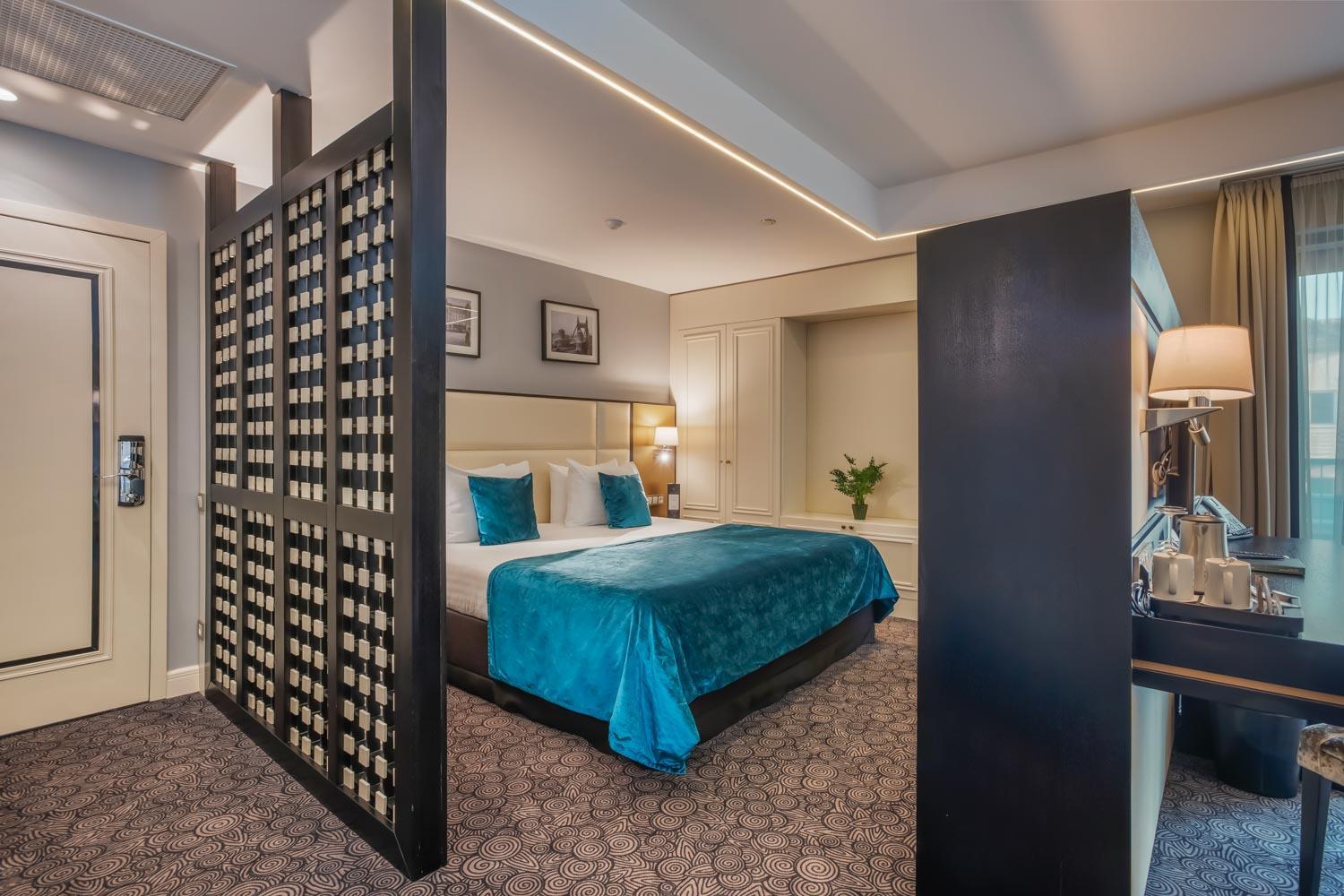 Deluxe Double Room with Balcony photo 1