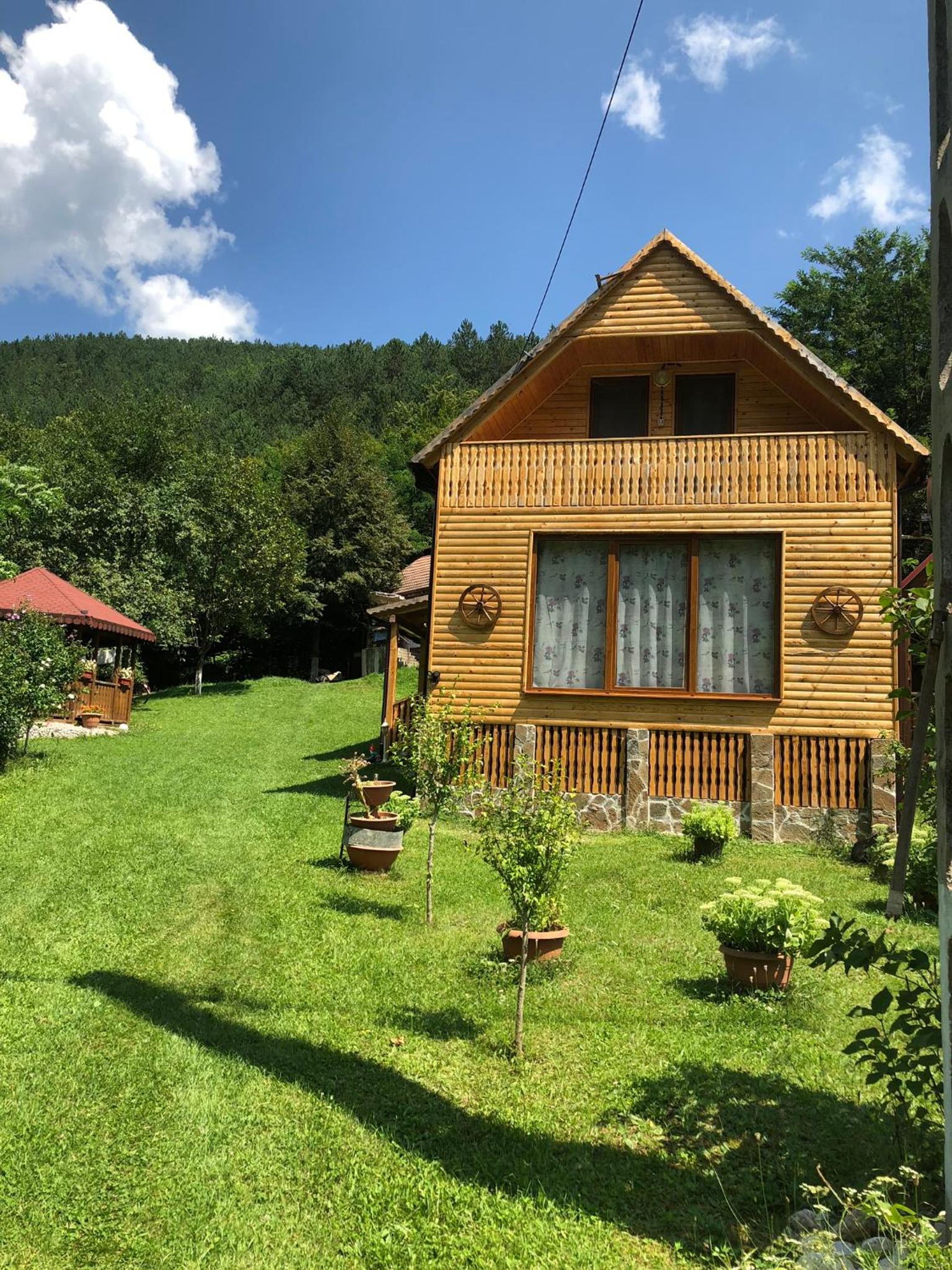 Villa - Photo 1