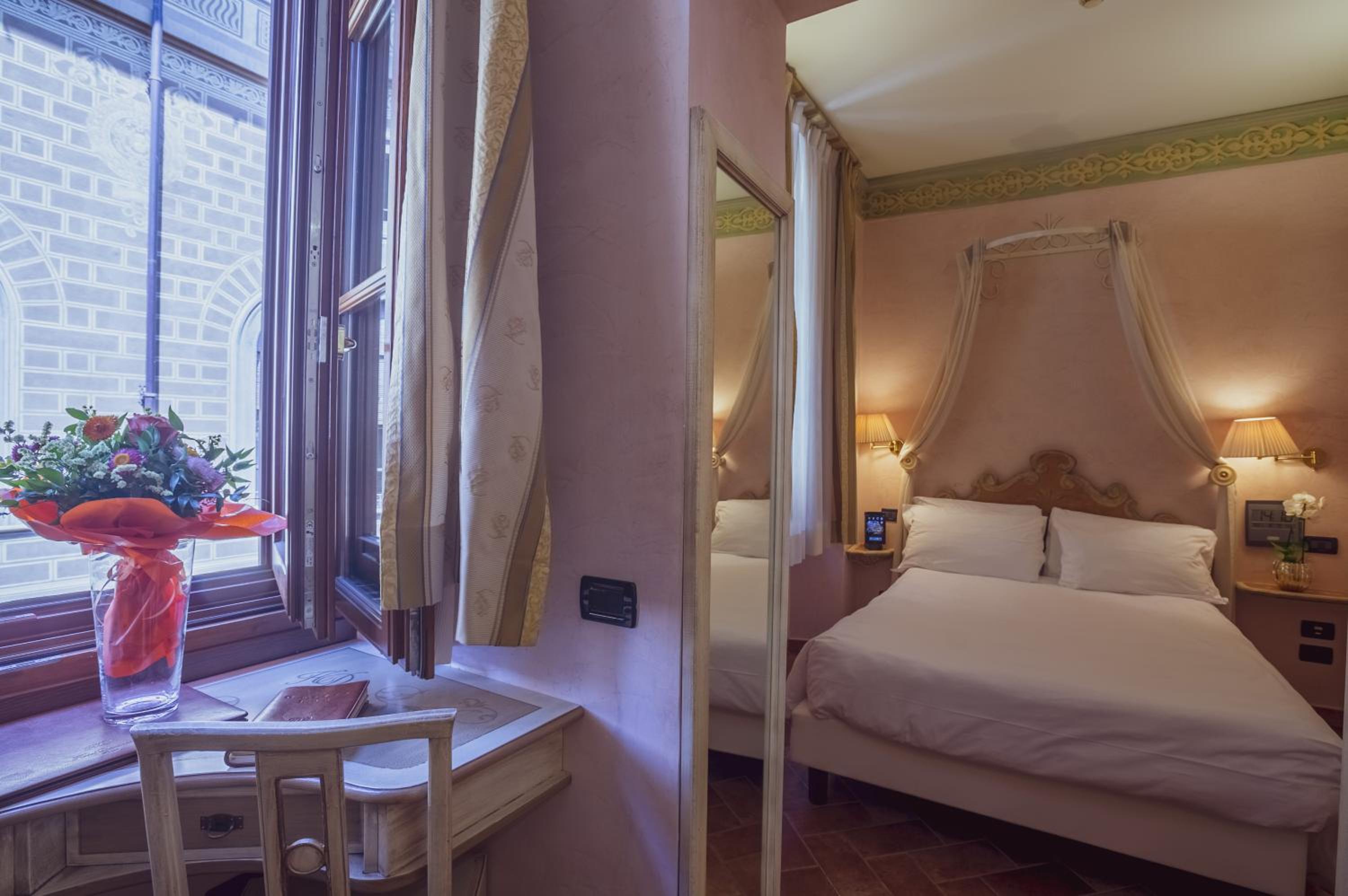 Small Double Room photo 2