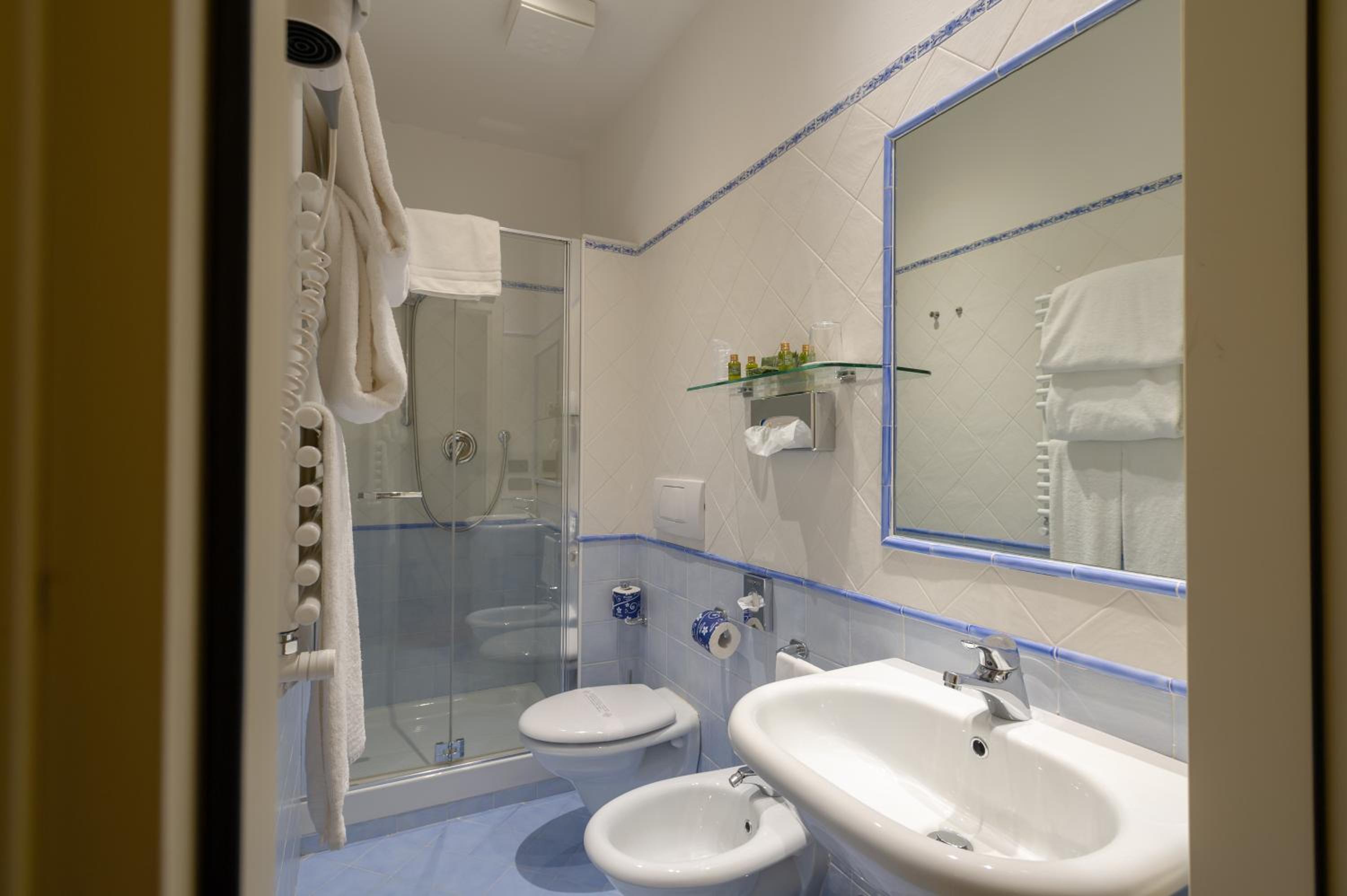 Superior Quadruple Room photo 3