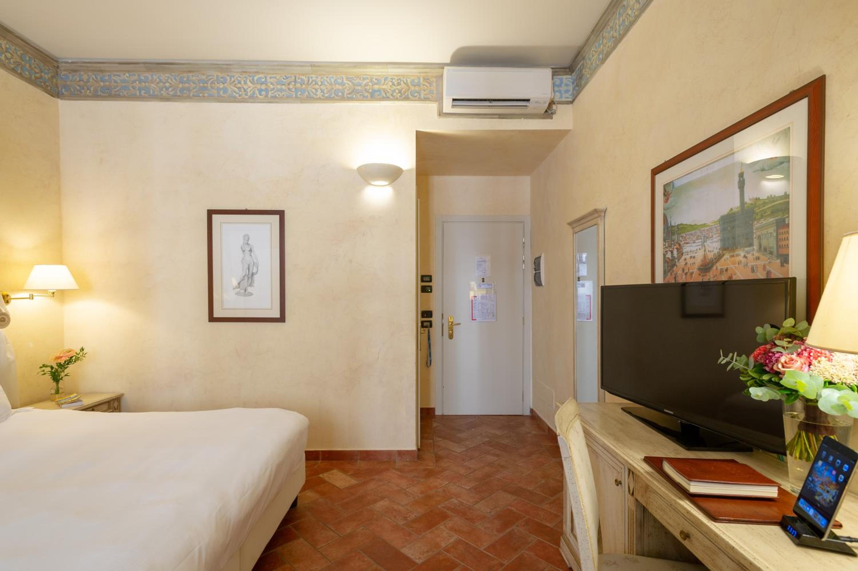 Superior Quadruple Room photo 2
