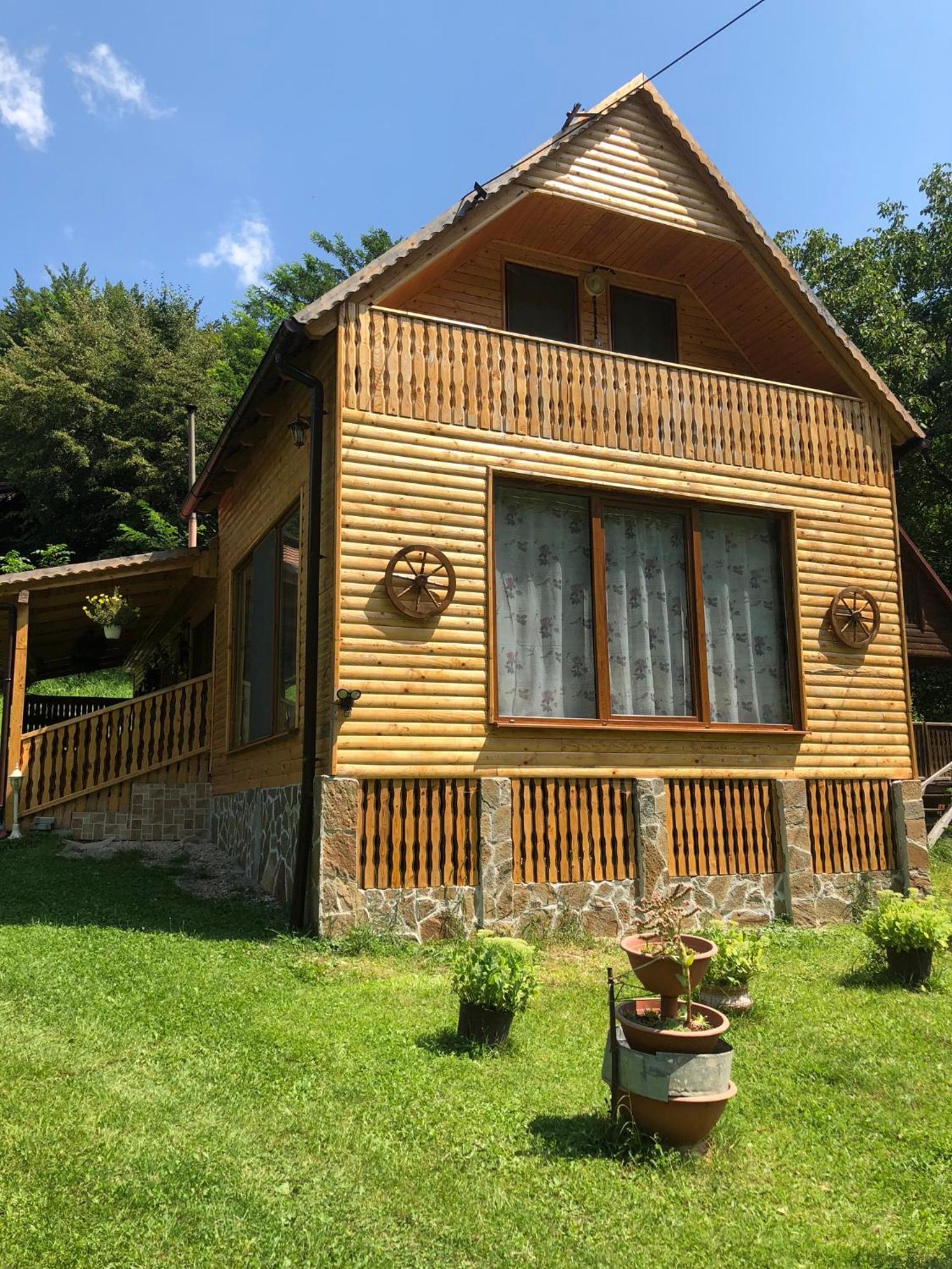 Villa - Photo 2
