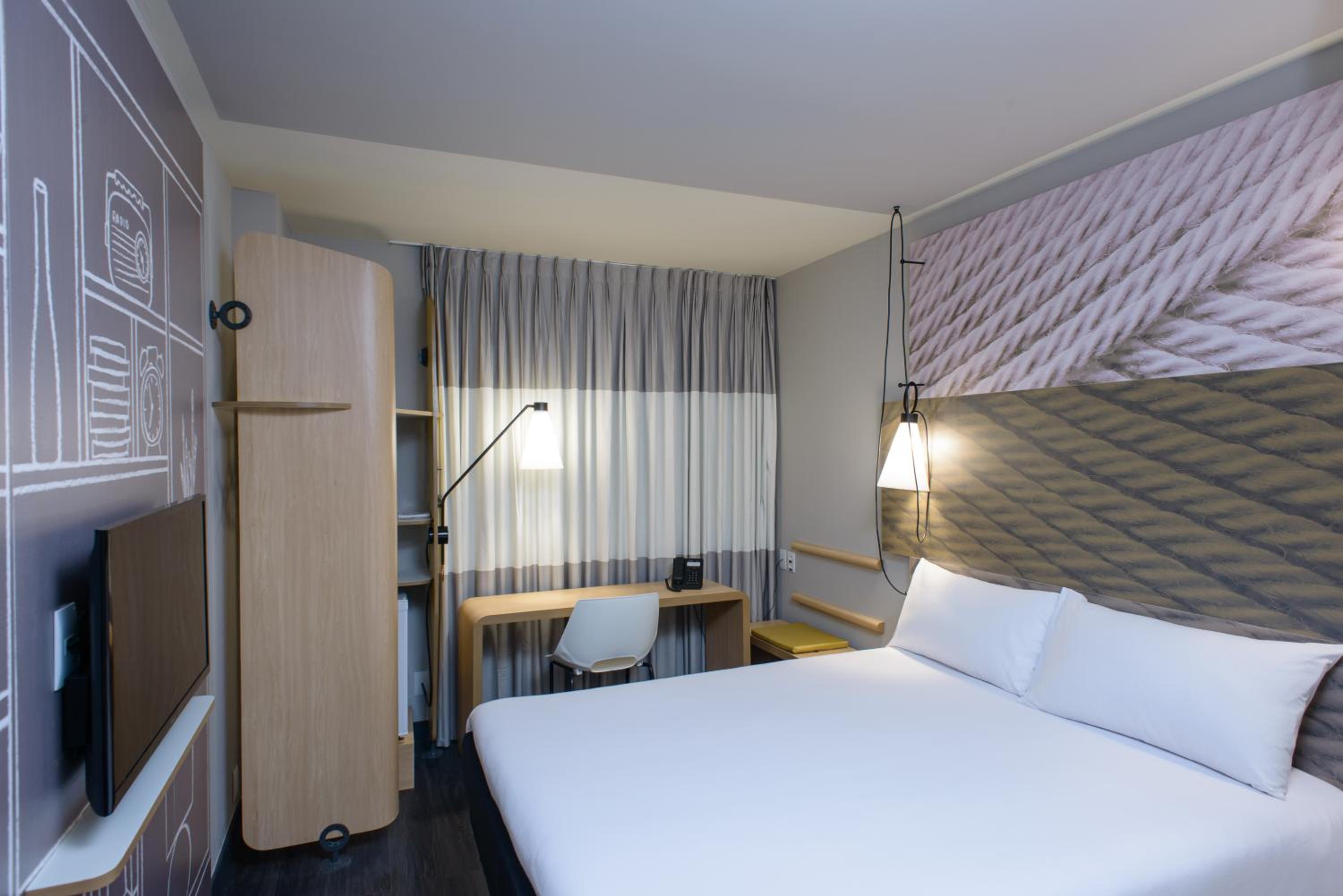 Standard Double Room - City Side photo 3