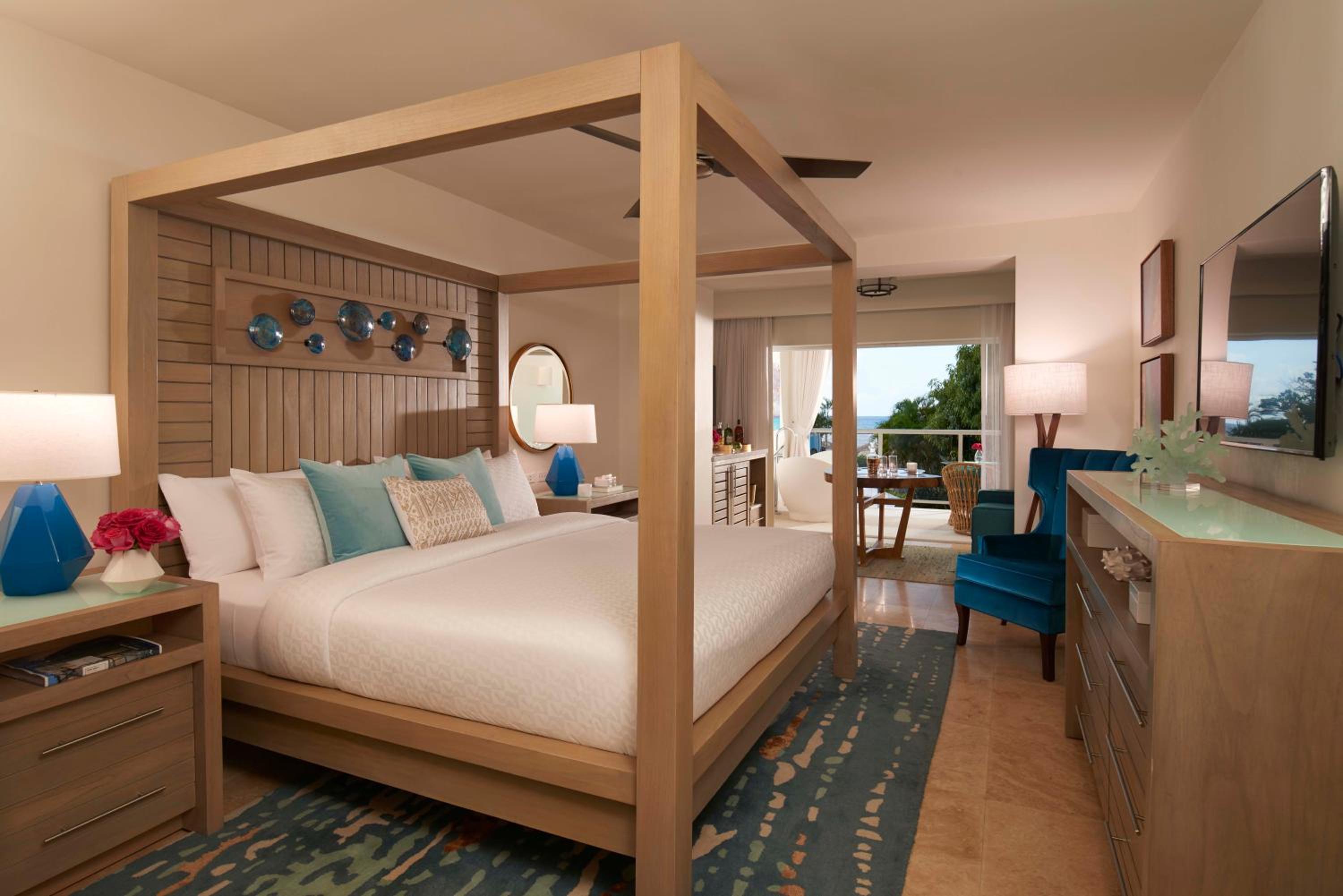Crystal Lagoon Honeymoon Oceanview One-Bedroom Butler Suite With Balcony Tranquility Soaking Tub