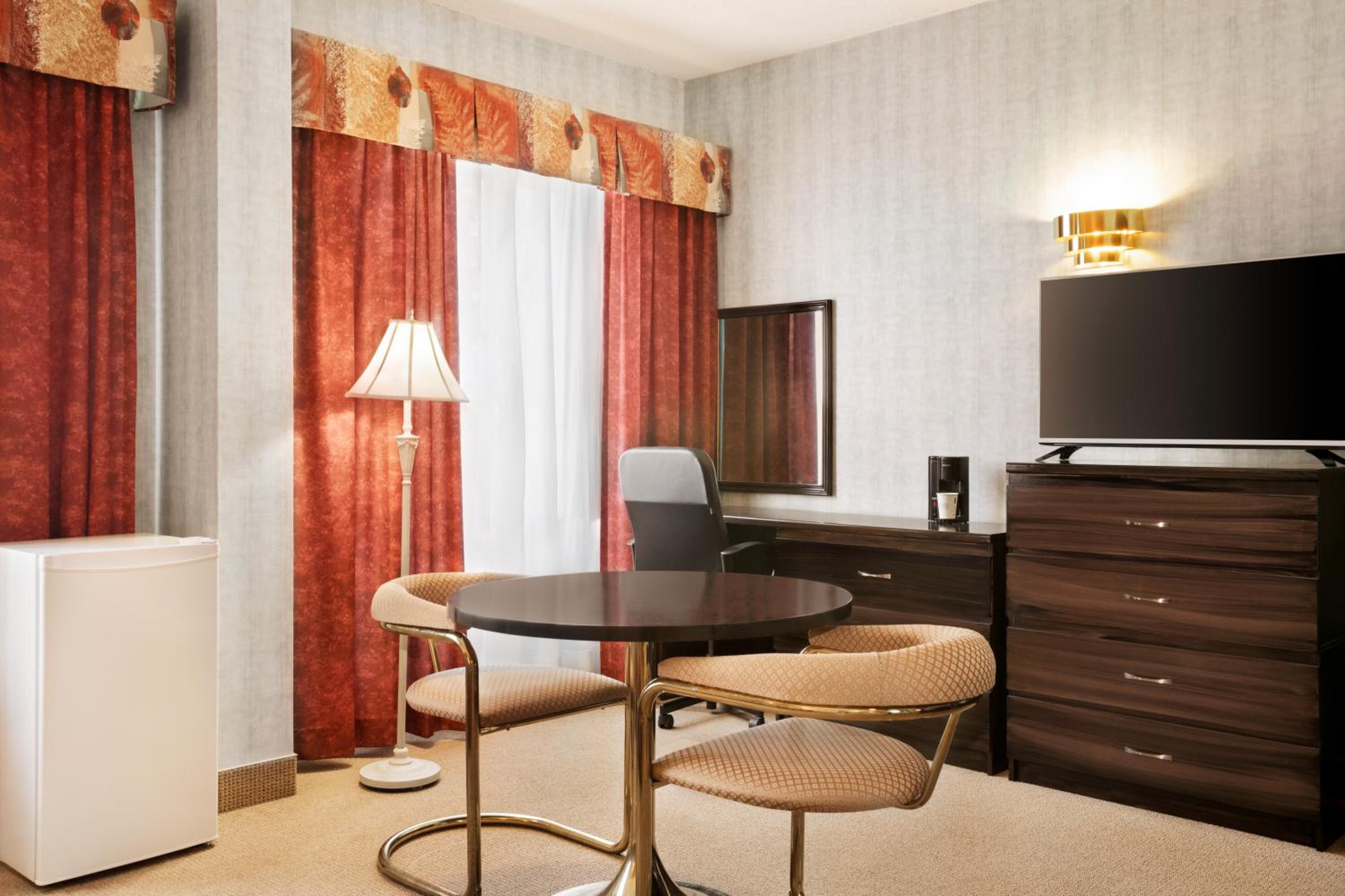 King Studio Suite - Non-Smoking - Photo 2