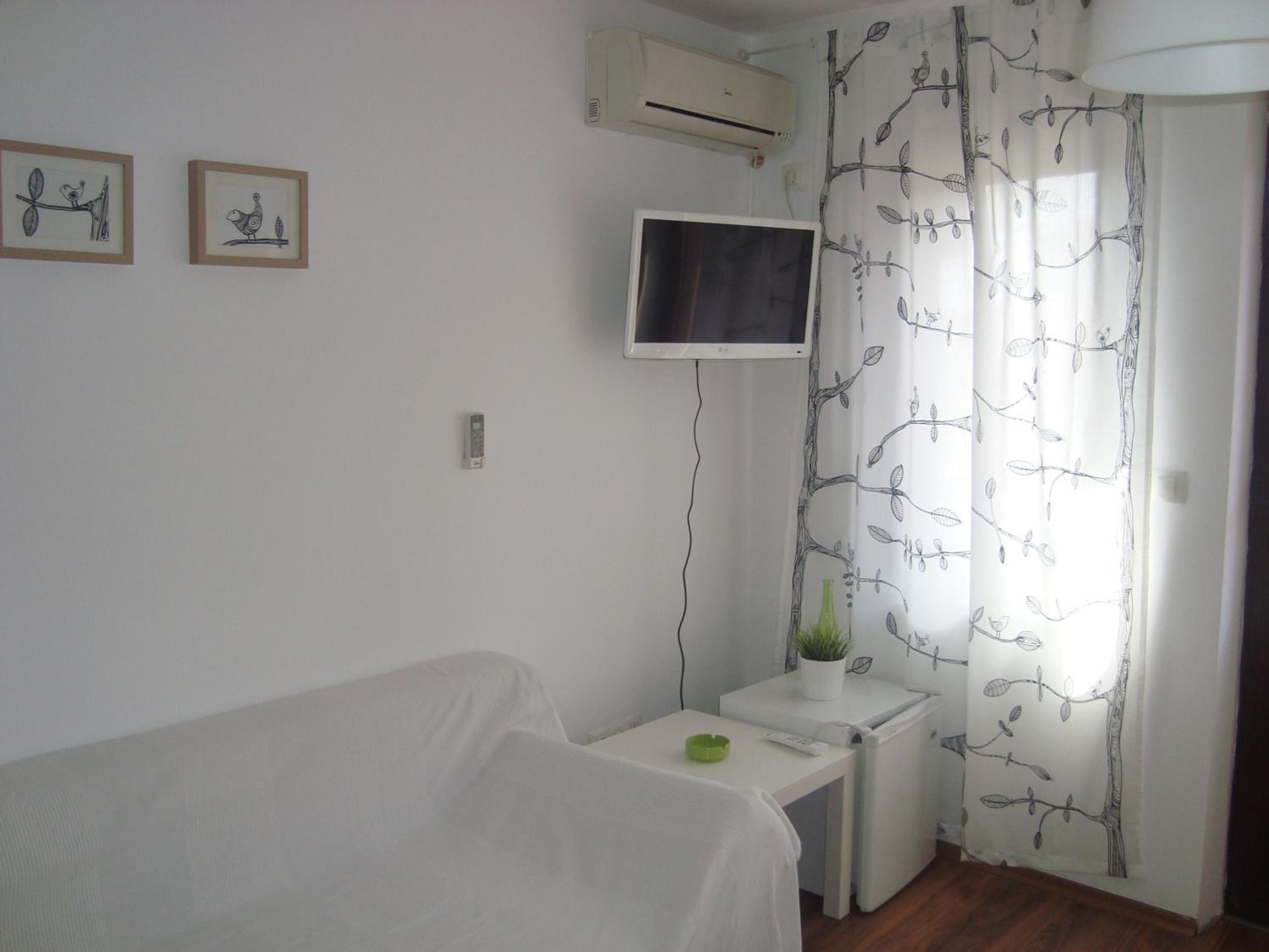 Double Room with Partial Sea View