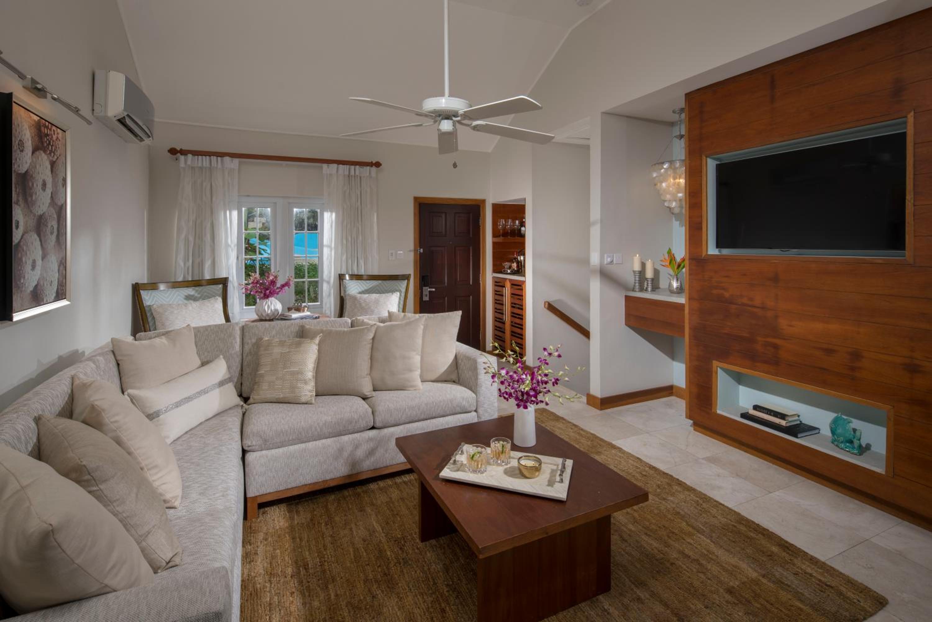 Oceanfront Two-Story One Bedroom Butler Suite with Balcony Tranquility Soaking Tub photo 1