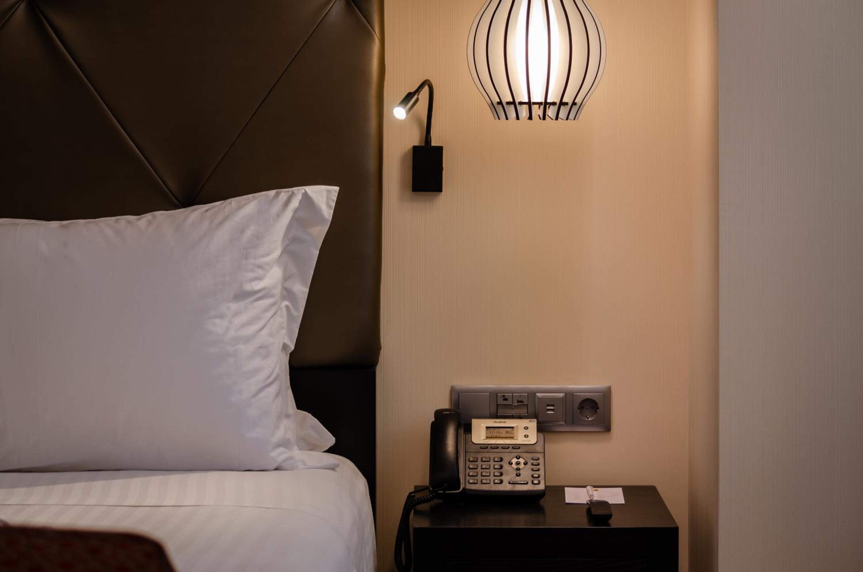 Comfort Double Room with Interior View thumbnail 5