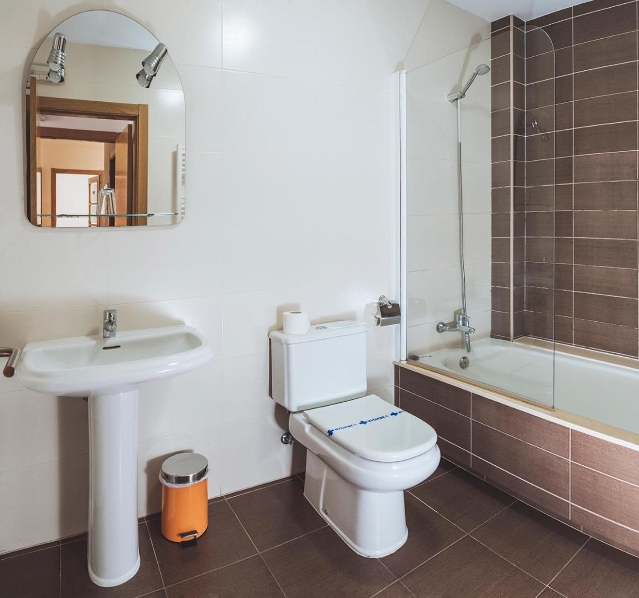 Double Room - Photo 18