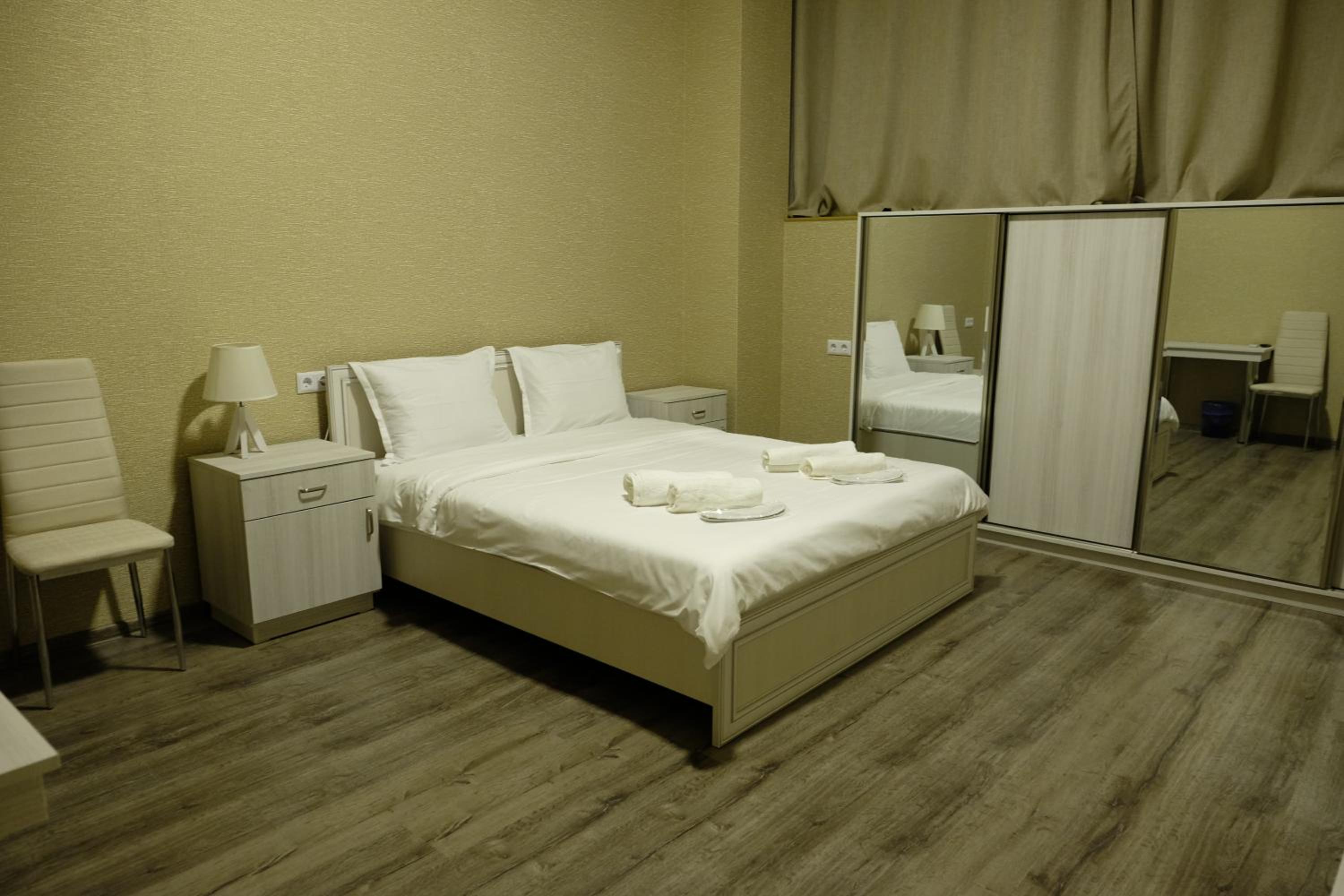 Standard King Room - Photo 3