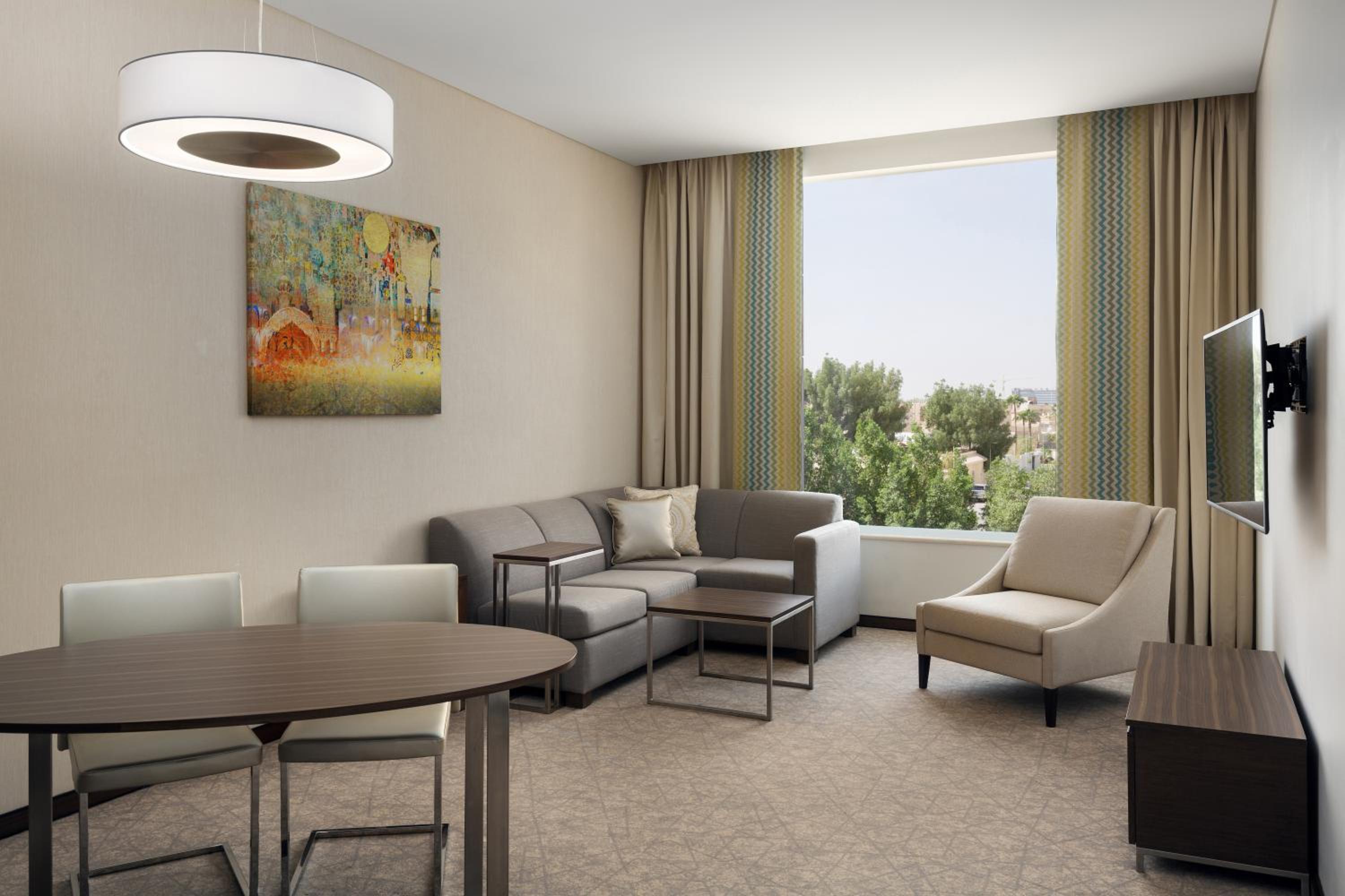 One-Bedroom Suite - Photo 9
