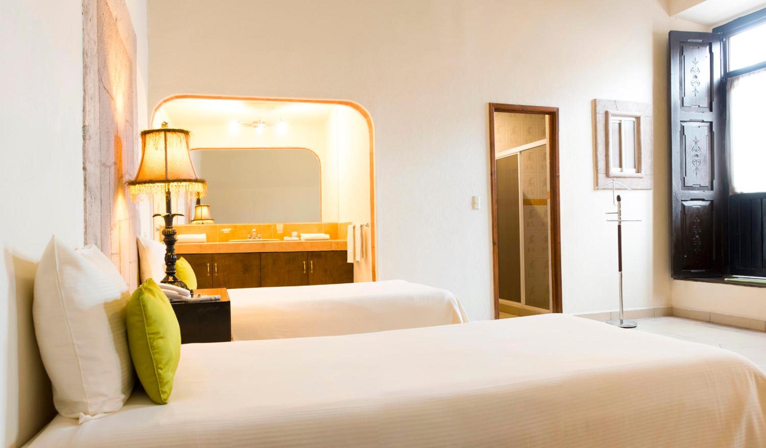 Double Room with Two Double Beds - Photo 3