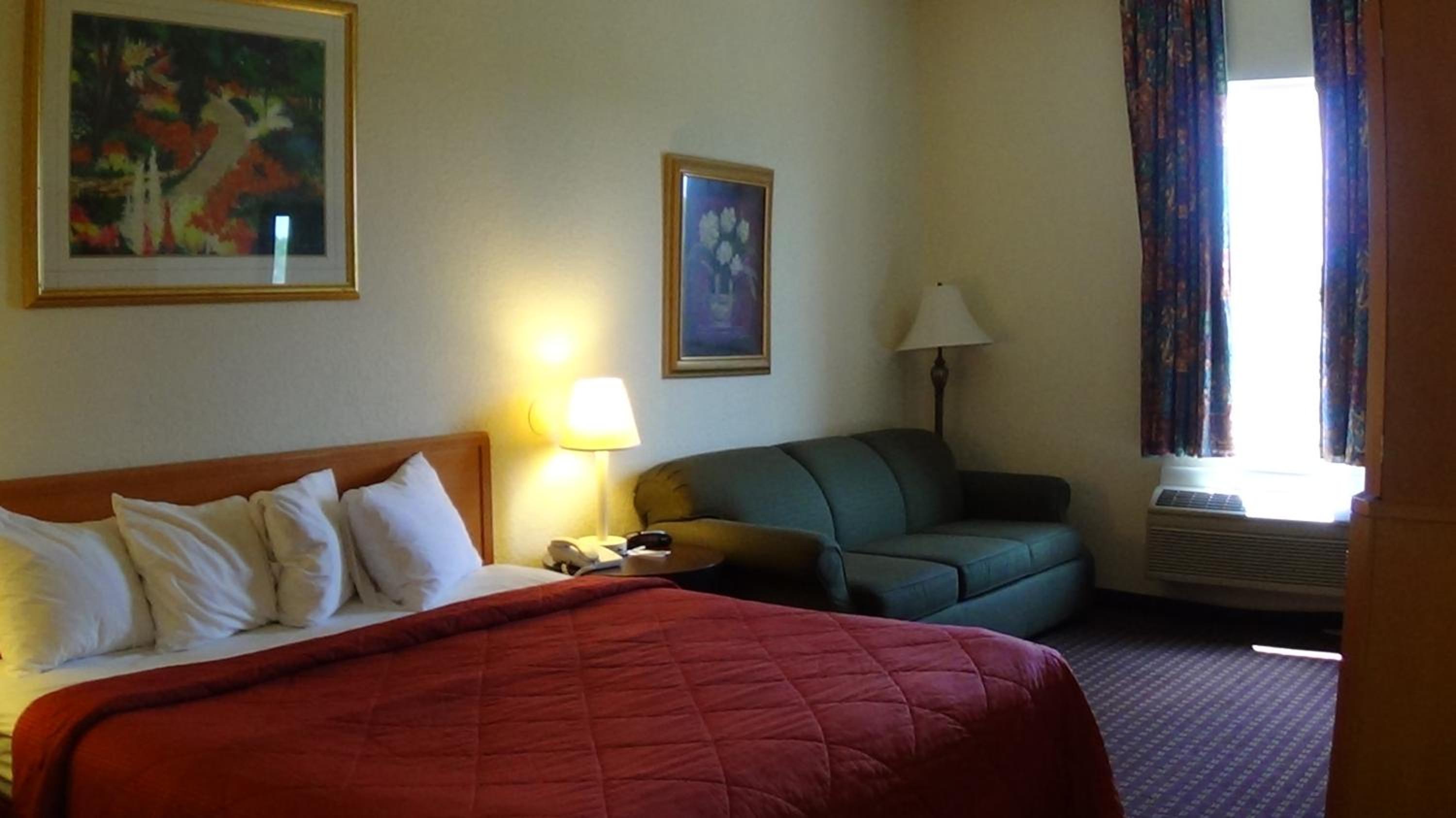 King Room - Non-Smoking - Photo 3