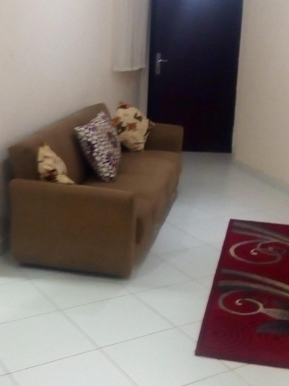 One-Bedroom Apartment - Photo 2