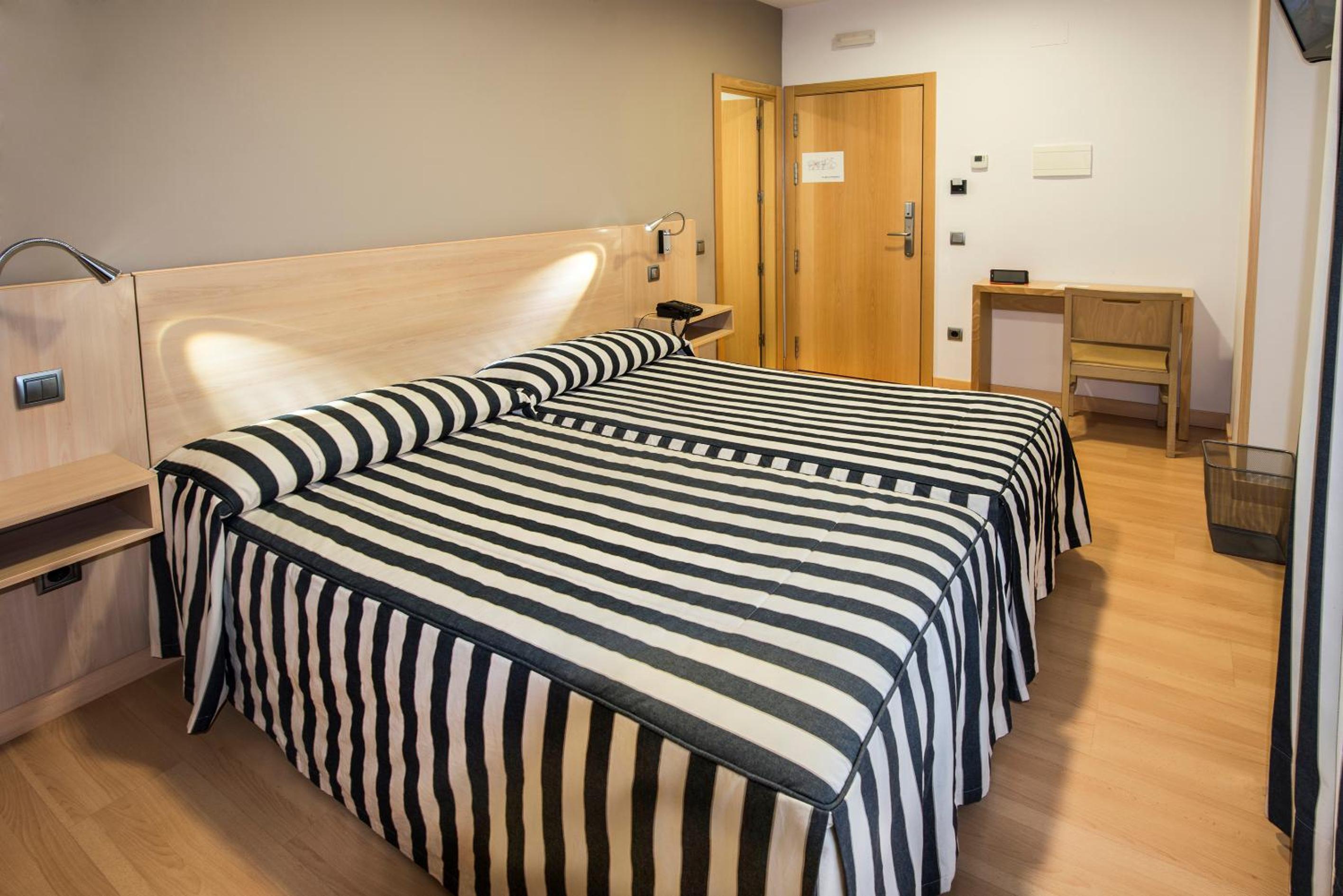 Double or Twin Room - Photo 1