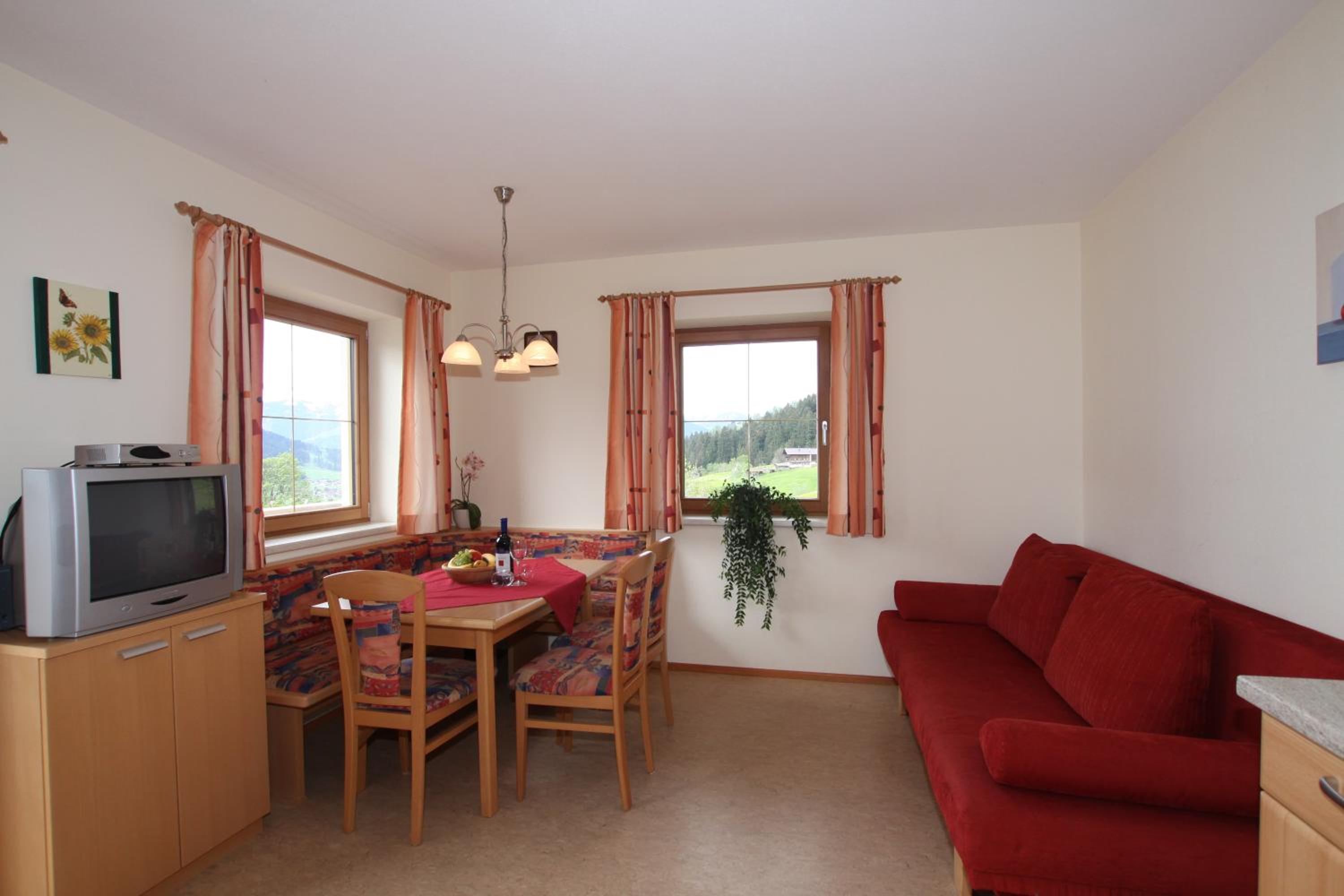 Comfort Two Bedroom Apartment with Balcony photo 2