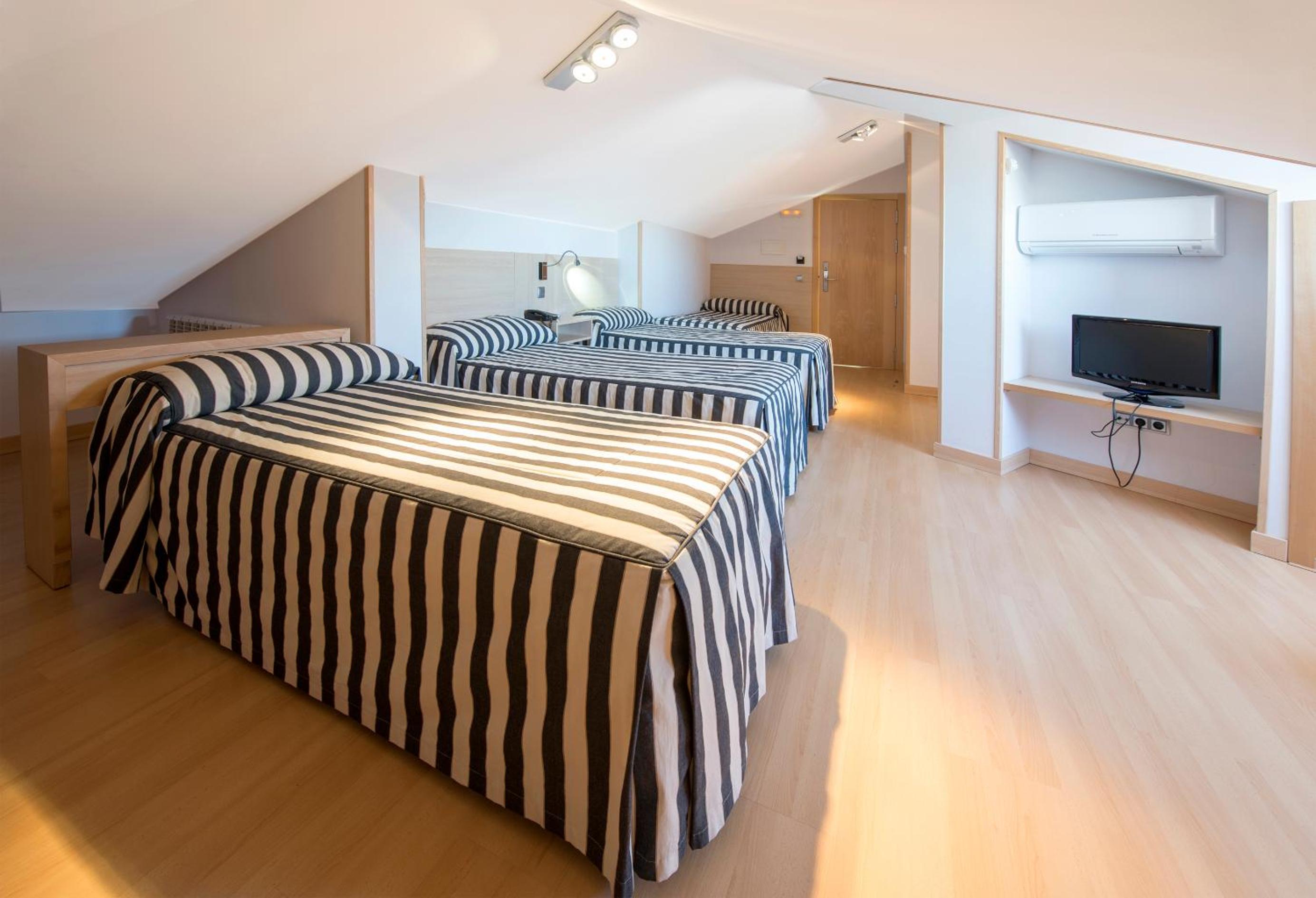 Quadruple Room photo 2