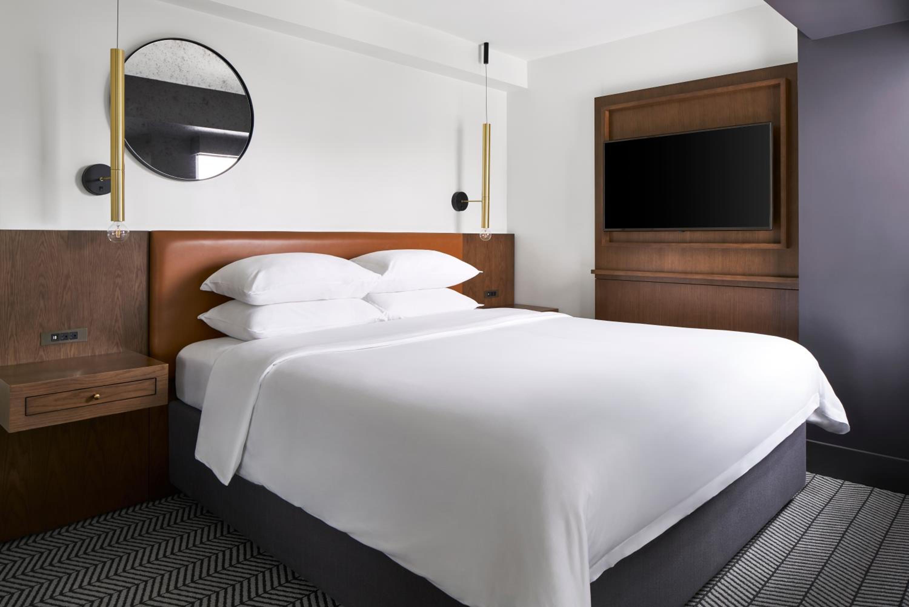 Foggy Bottom Jr. Suite - Photo 5