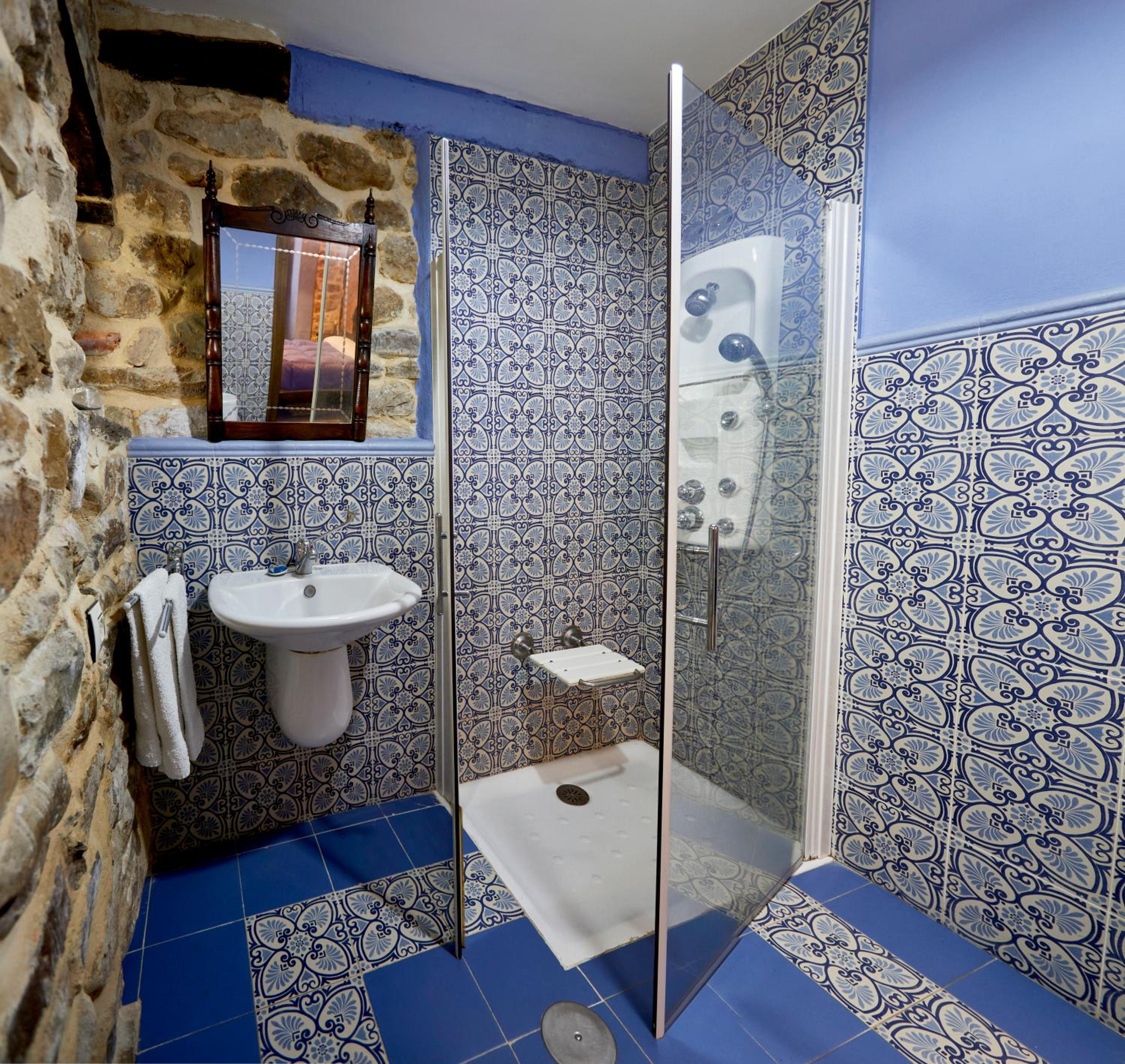 Double Room - Disability Access photo 3
