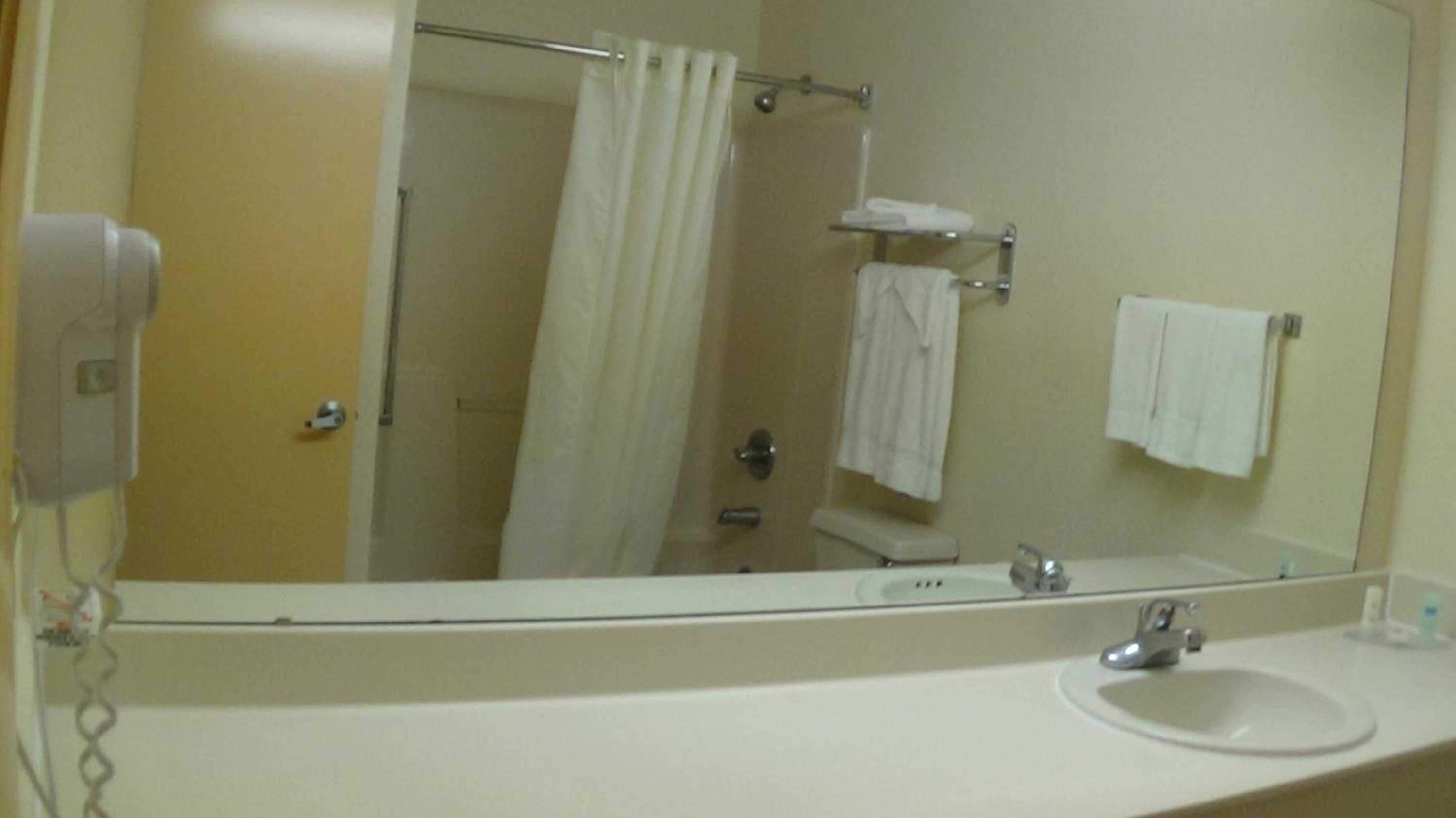 King Room - Non-Smoking - Photo 2