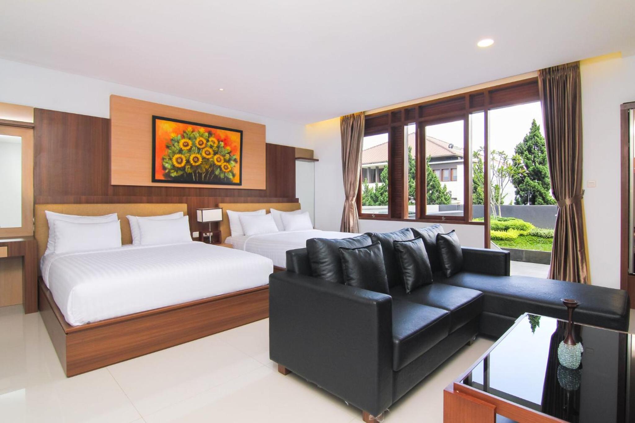 Deluxe Family Room - Photo 1