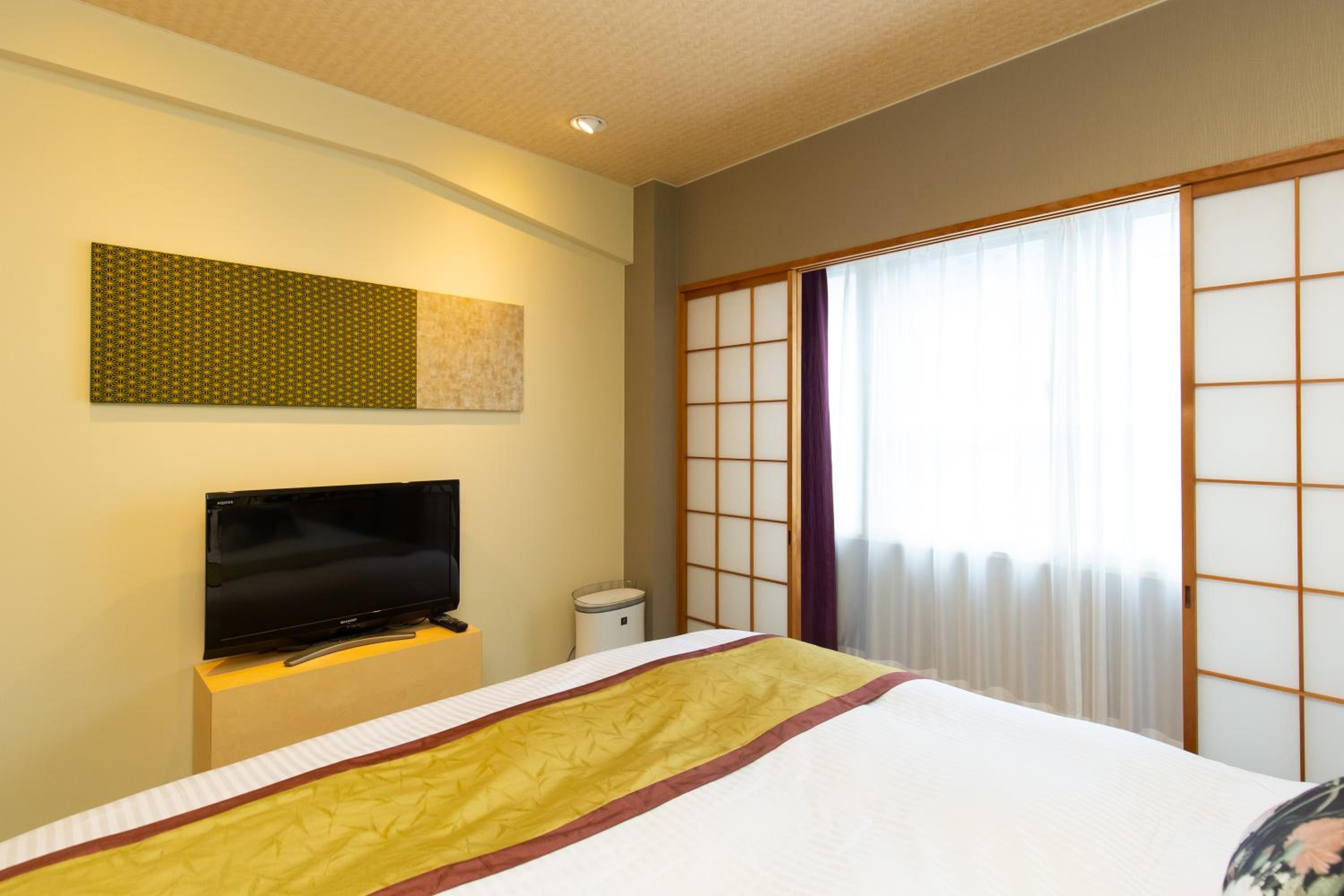 Studio Apartment photo 2