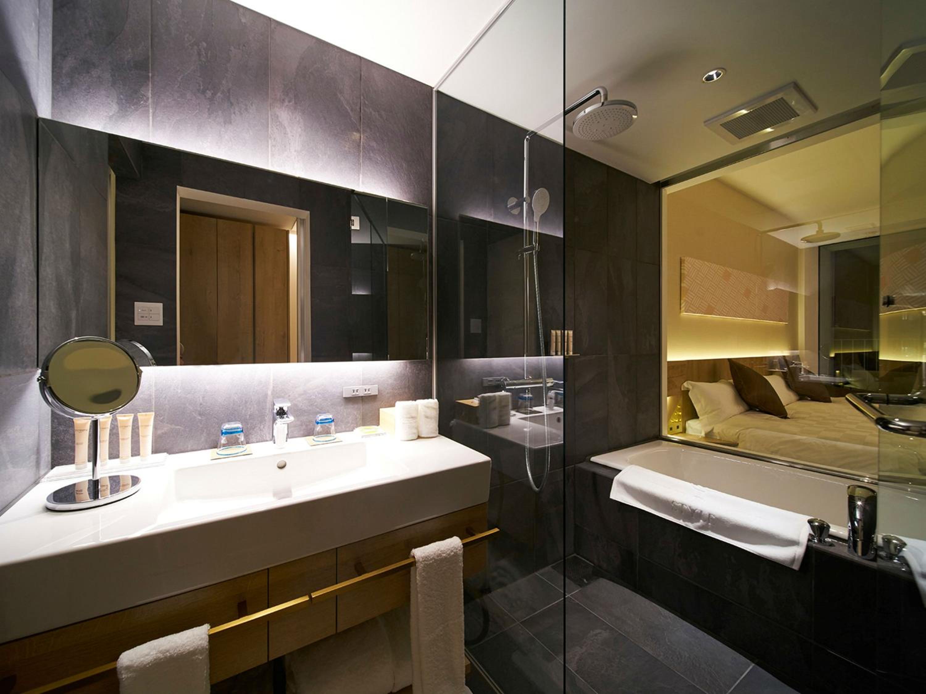 Standard Twin Room - Photo 8