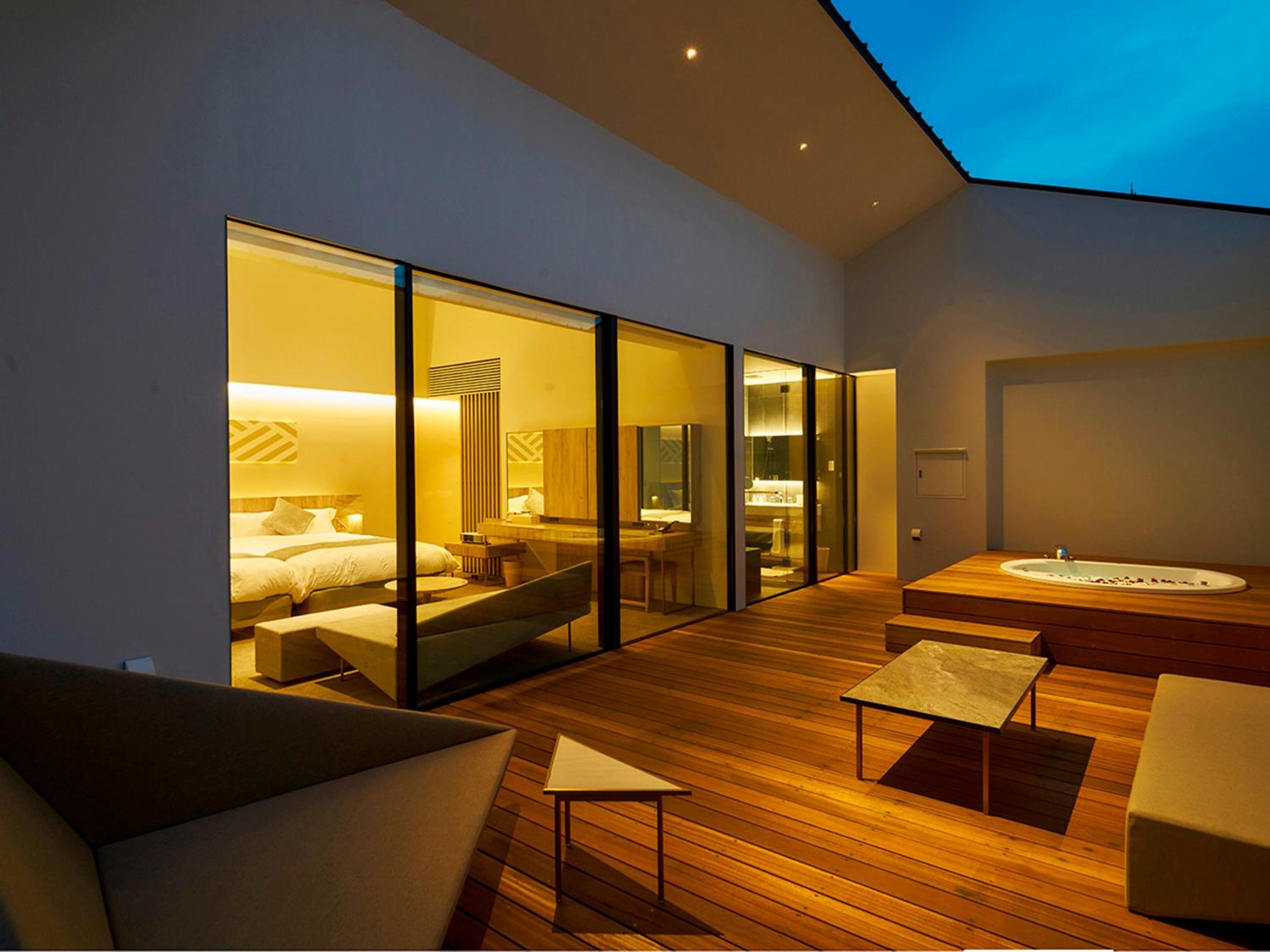 Deluxe Twin with Terrace and Private Outdoor Jacuzzi(Club Lounge Access Included) - Photo 12