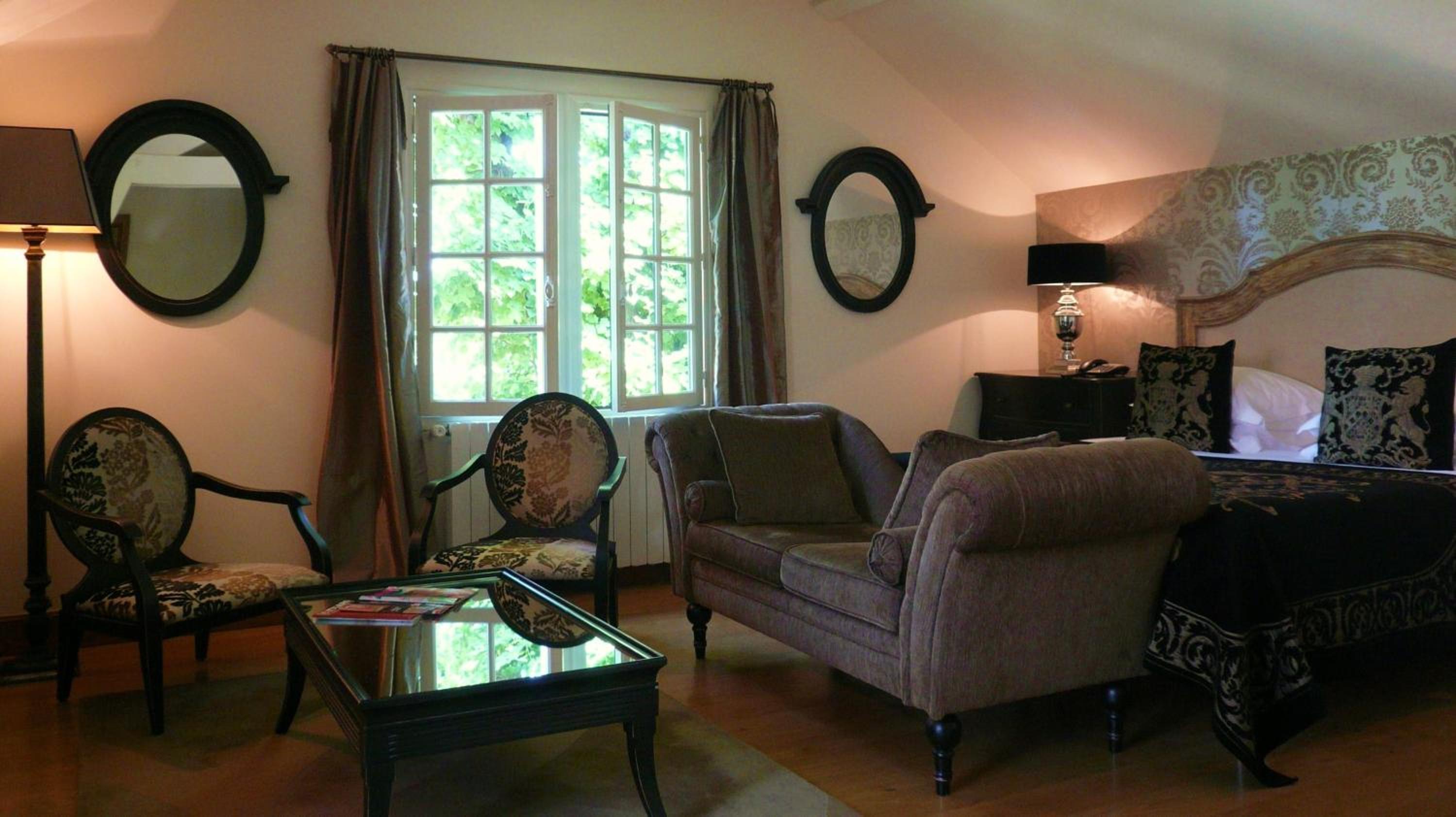 Family Suite - 148 ft² Parking Included