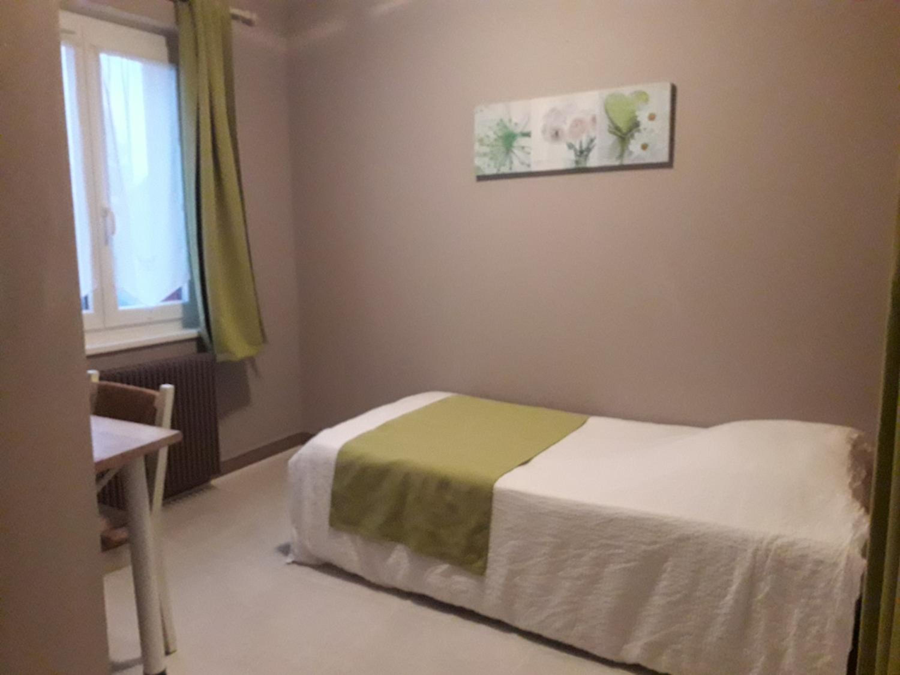 Single Room photo 2