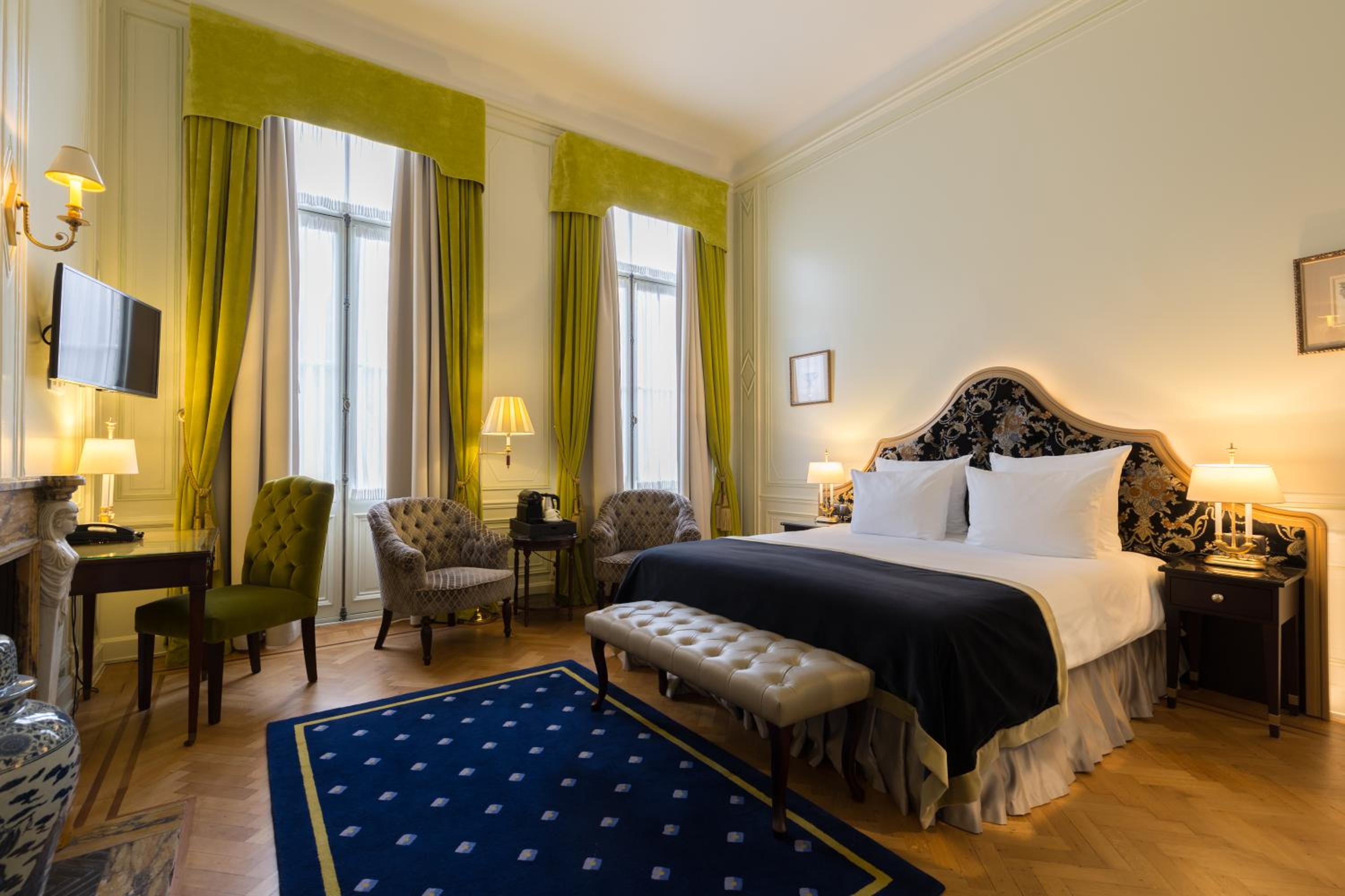 Deluxe Suite - Photo 2
