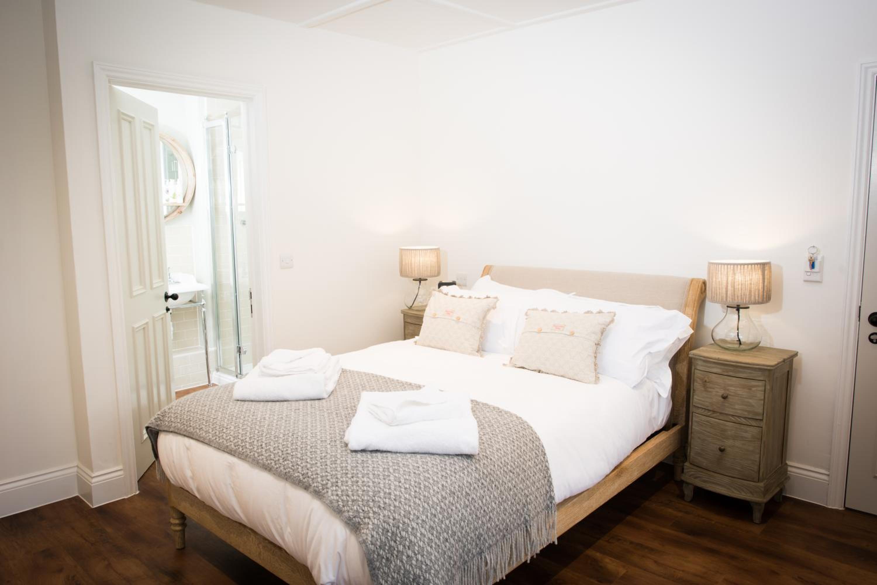 Deluxe Double Room with Shower photo 1