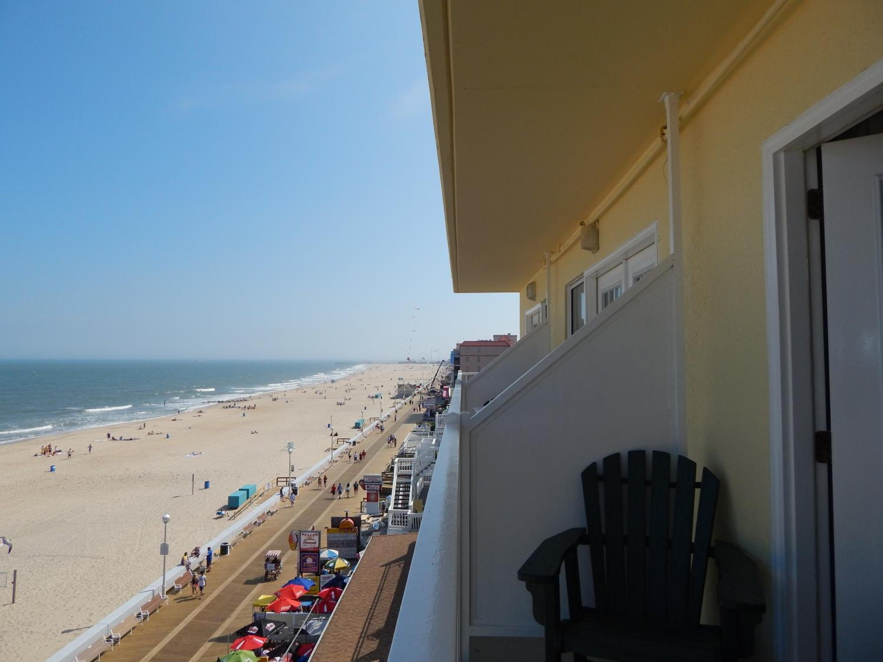 Oceanfront Room with King Bed - Non Smoking - Photo 4