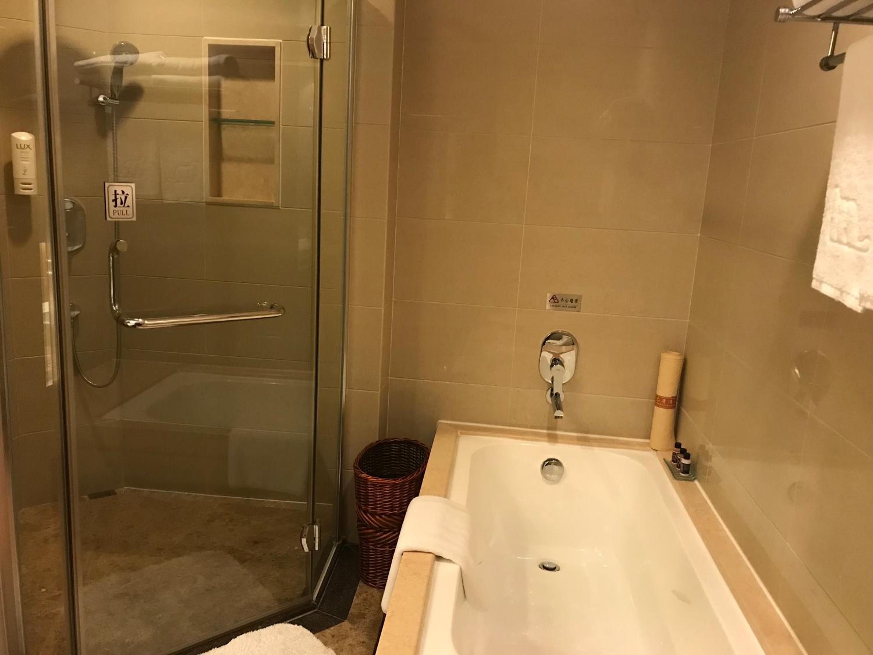 Executive Suite - Photo 4