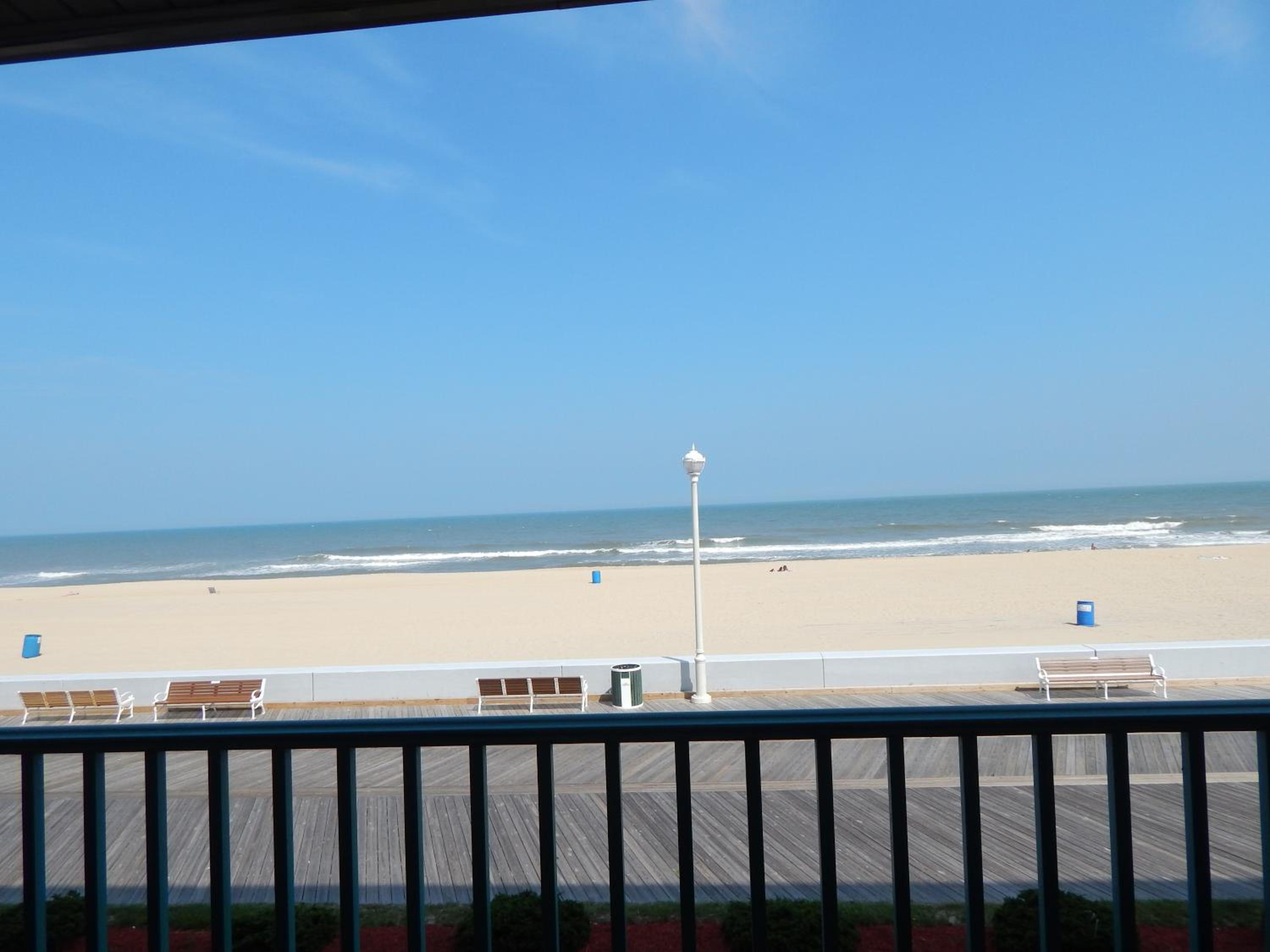Oceanfront Room with Two Double Beds - Photo 3