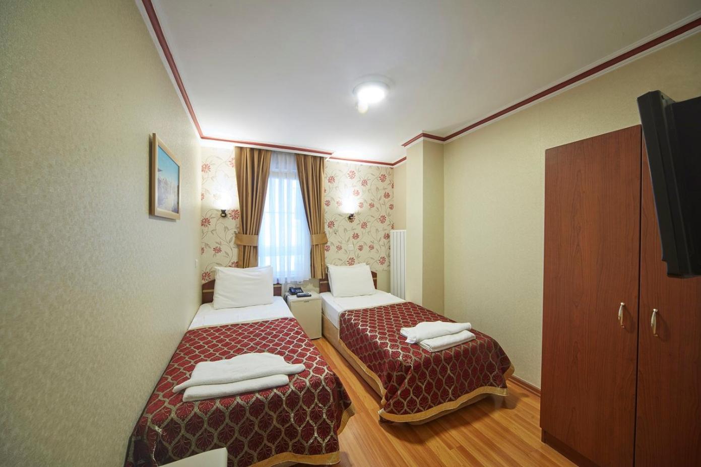 Standard Double or Twin Room photo 1