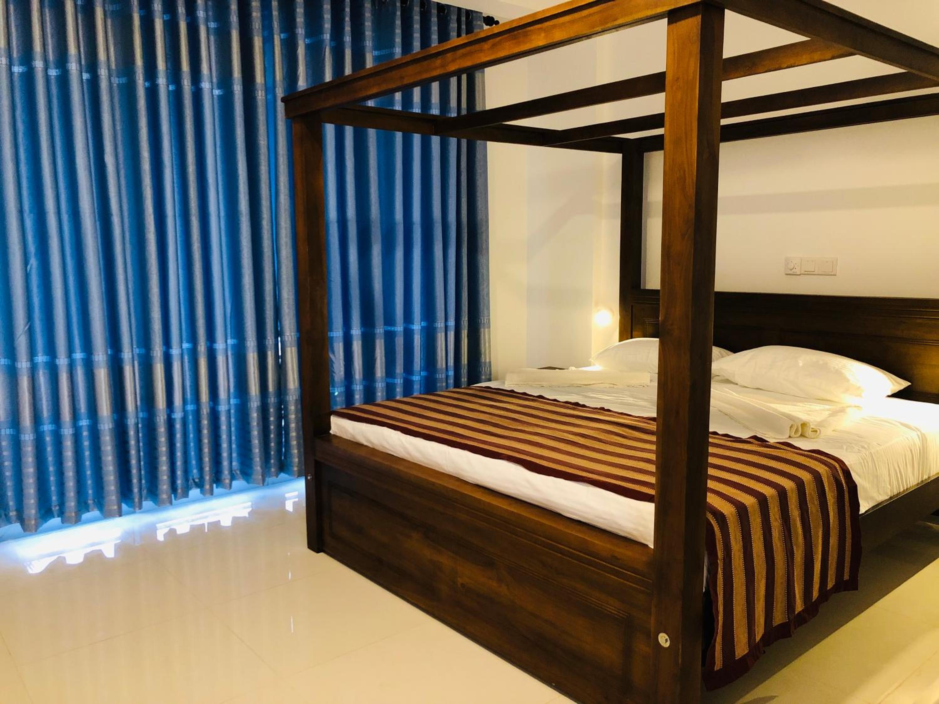 Deluxe Double Room with Balcony and Sea View