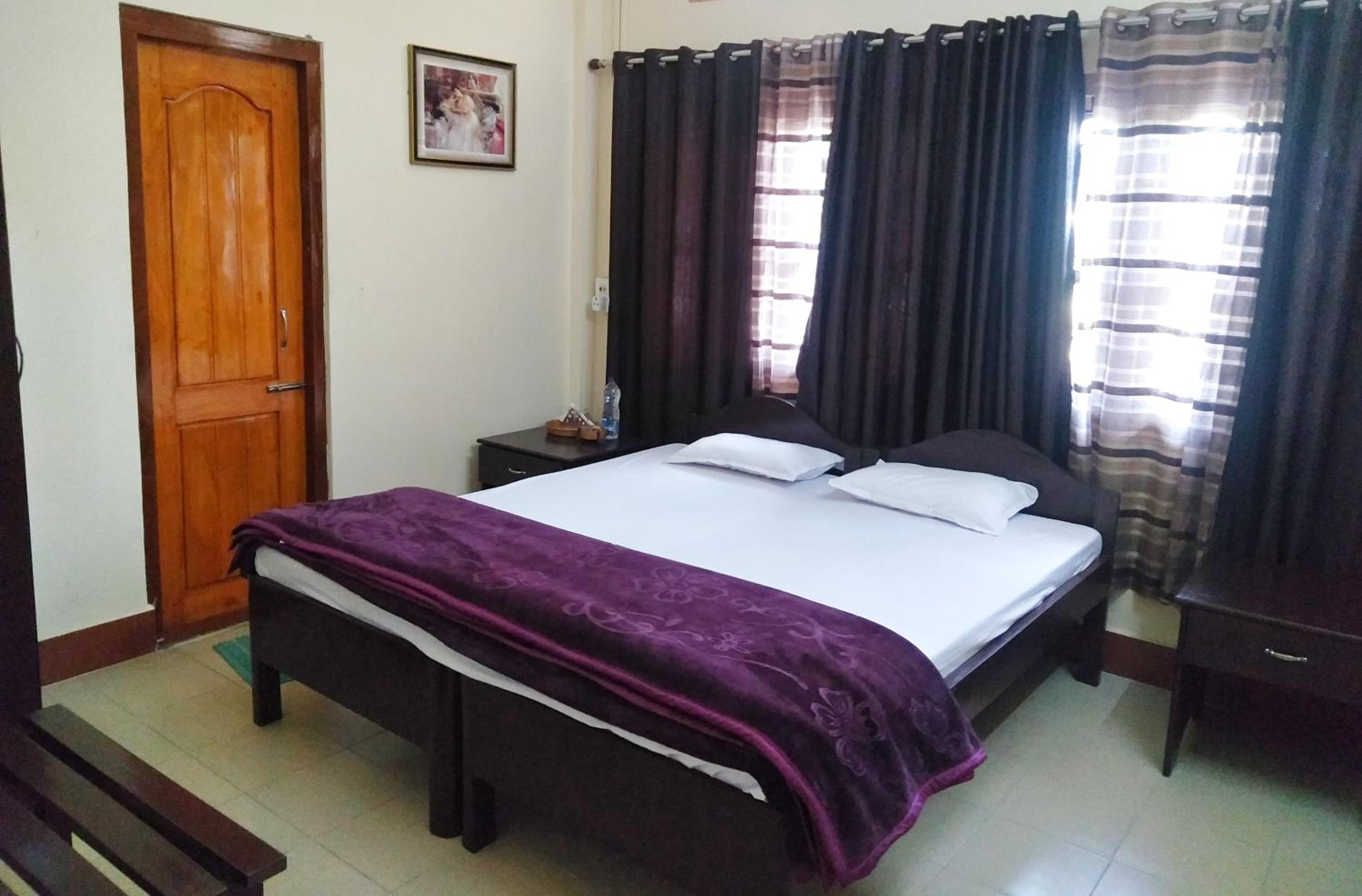 Large Double or Twin Room photo 1