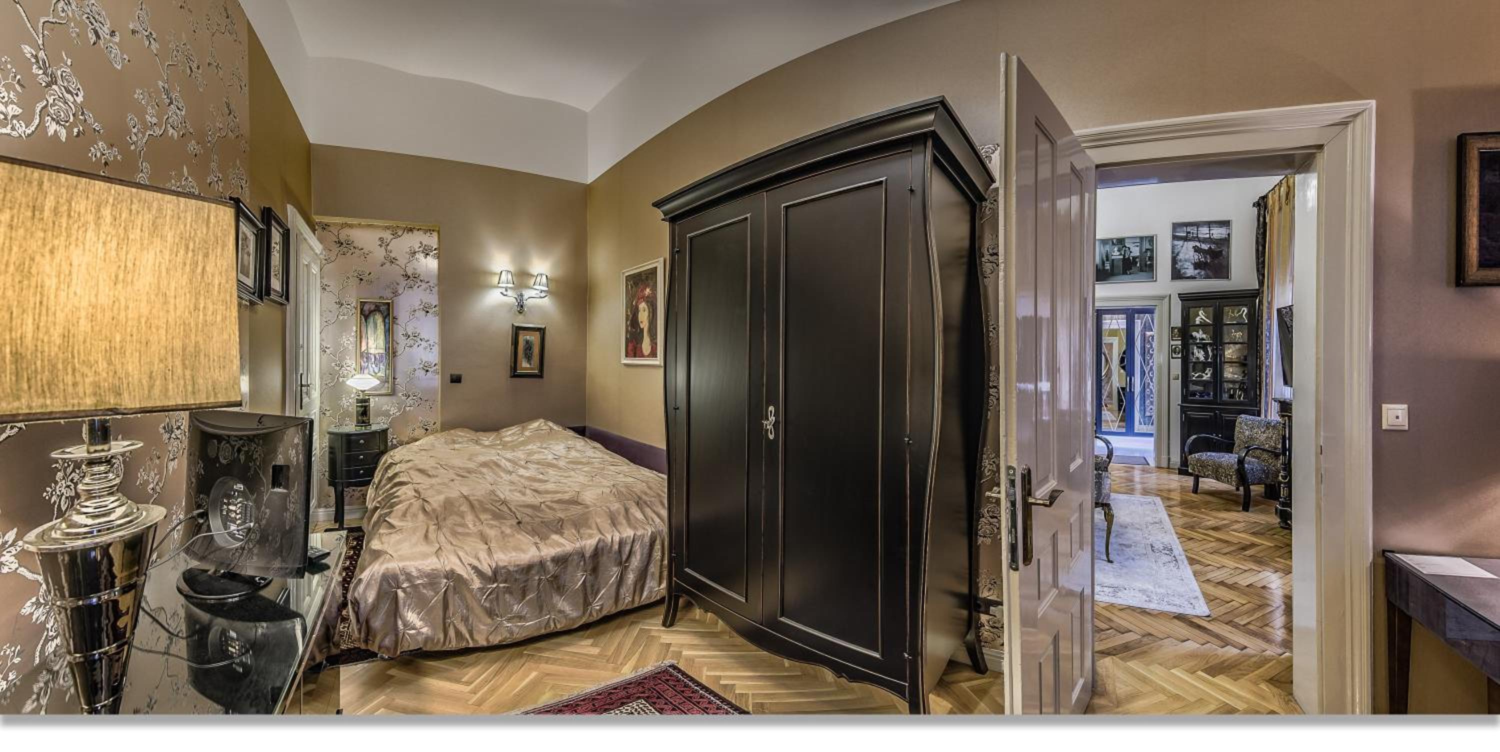 Two-Bedroom Apartment - Photo 40