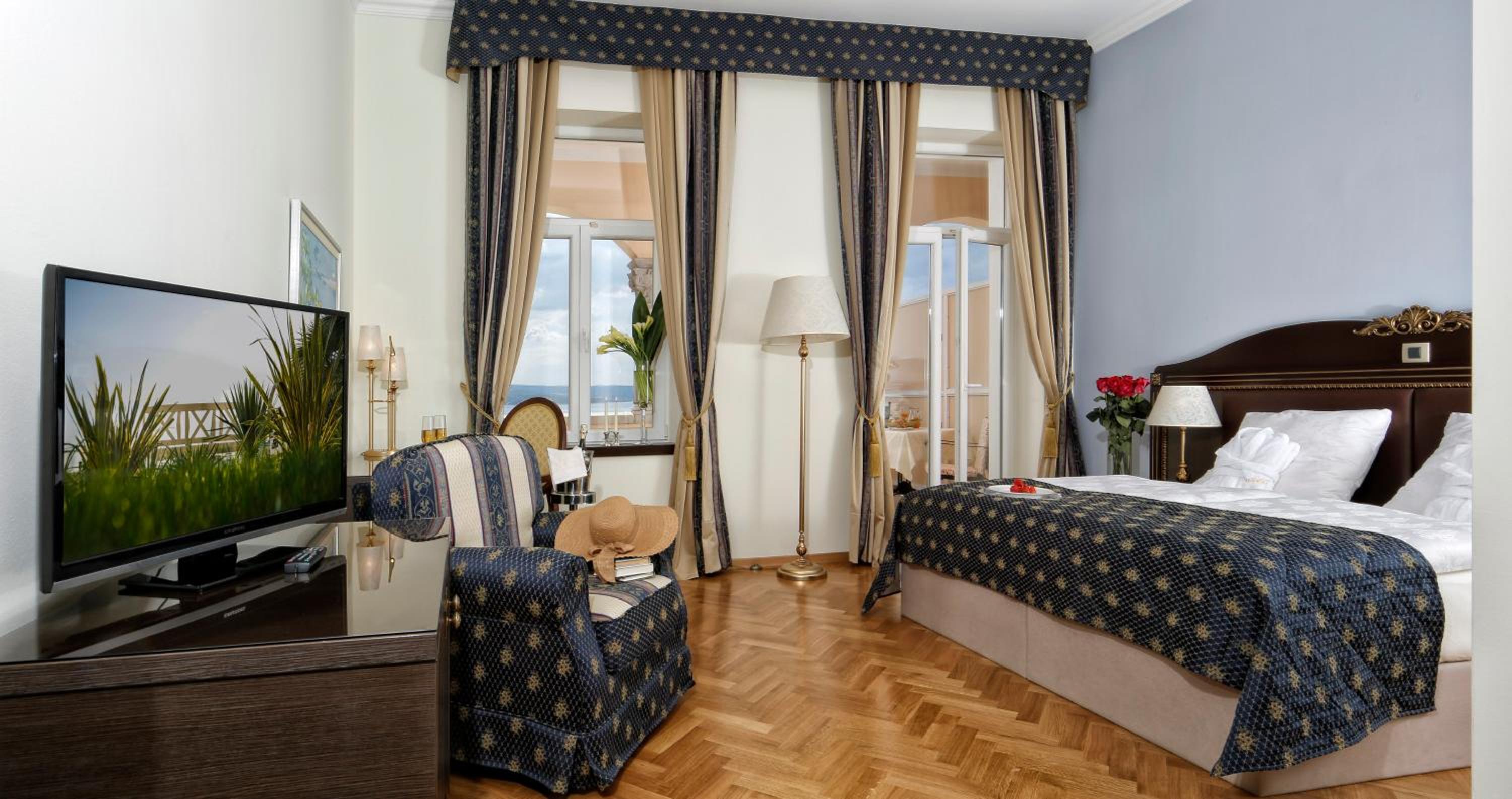 Superior Double Room with Balcony and Sea View - Photo 3