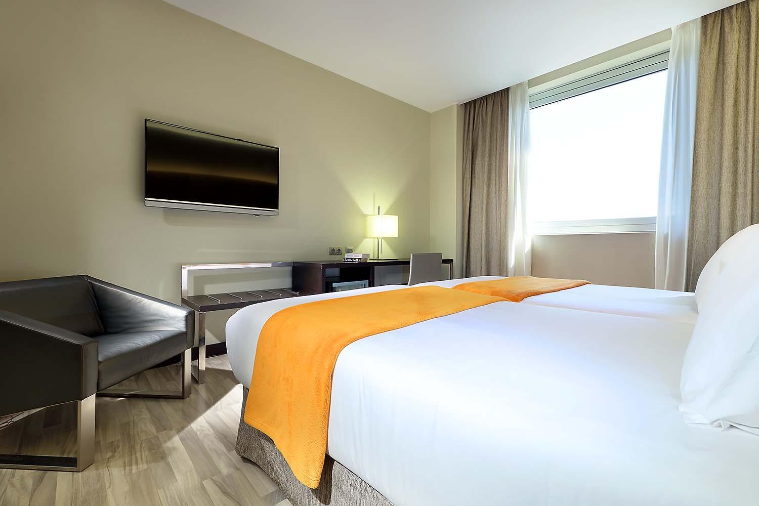 Double Room thumbnail 6